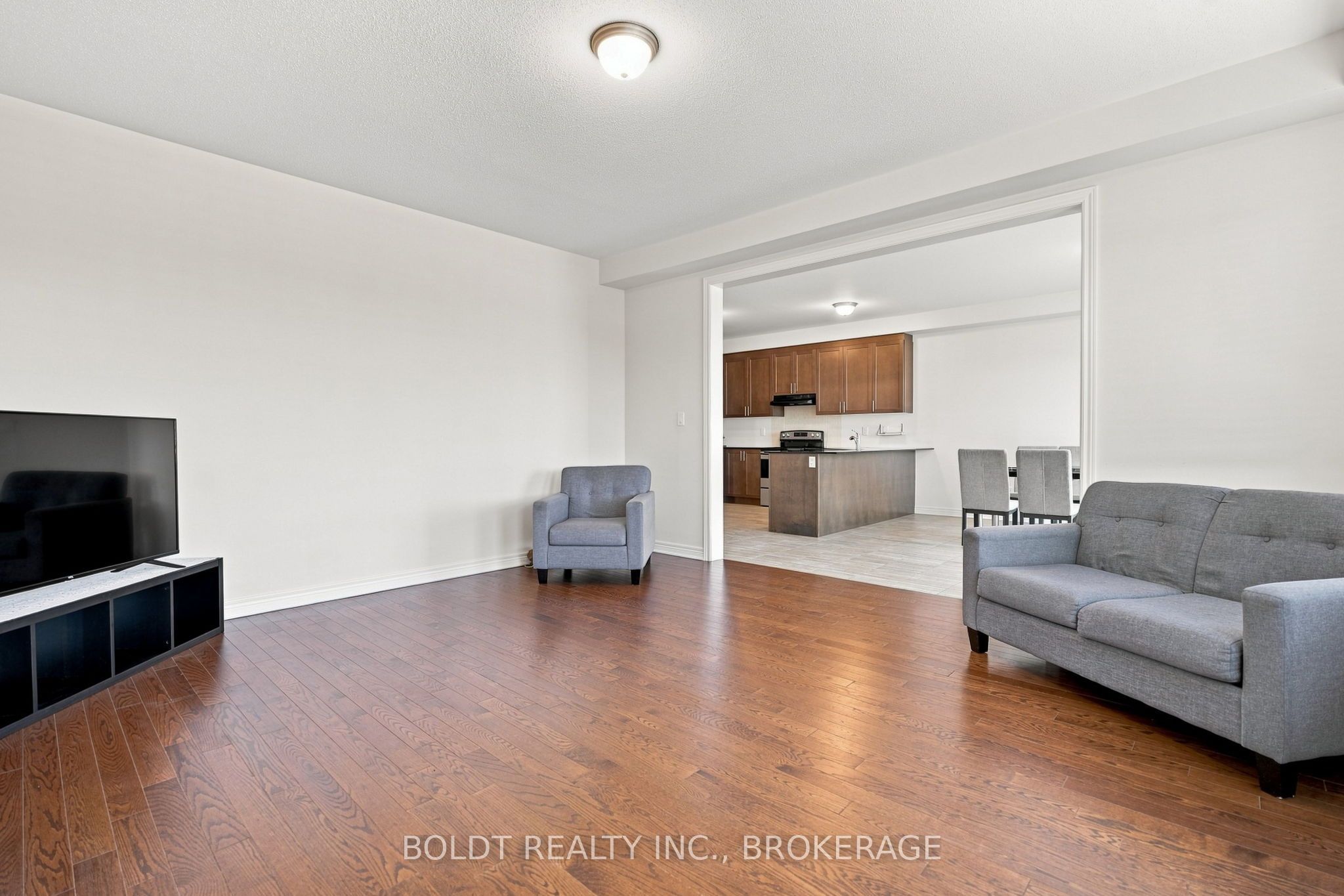 85 Homestead Way Property Photo 7