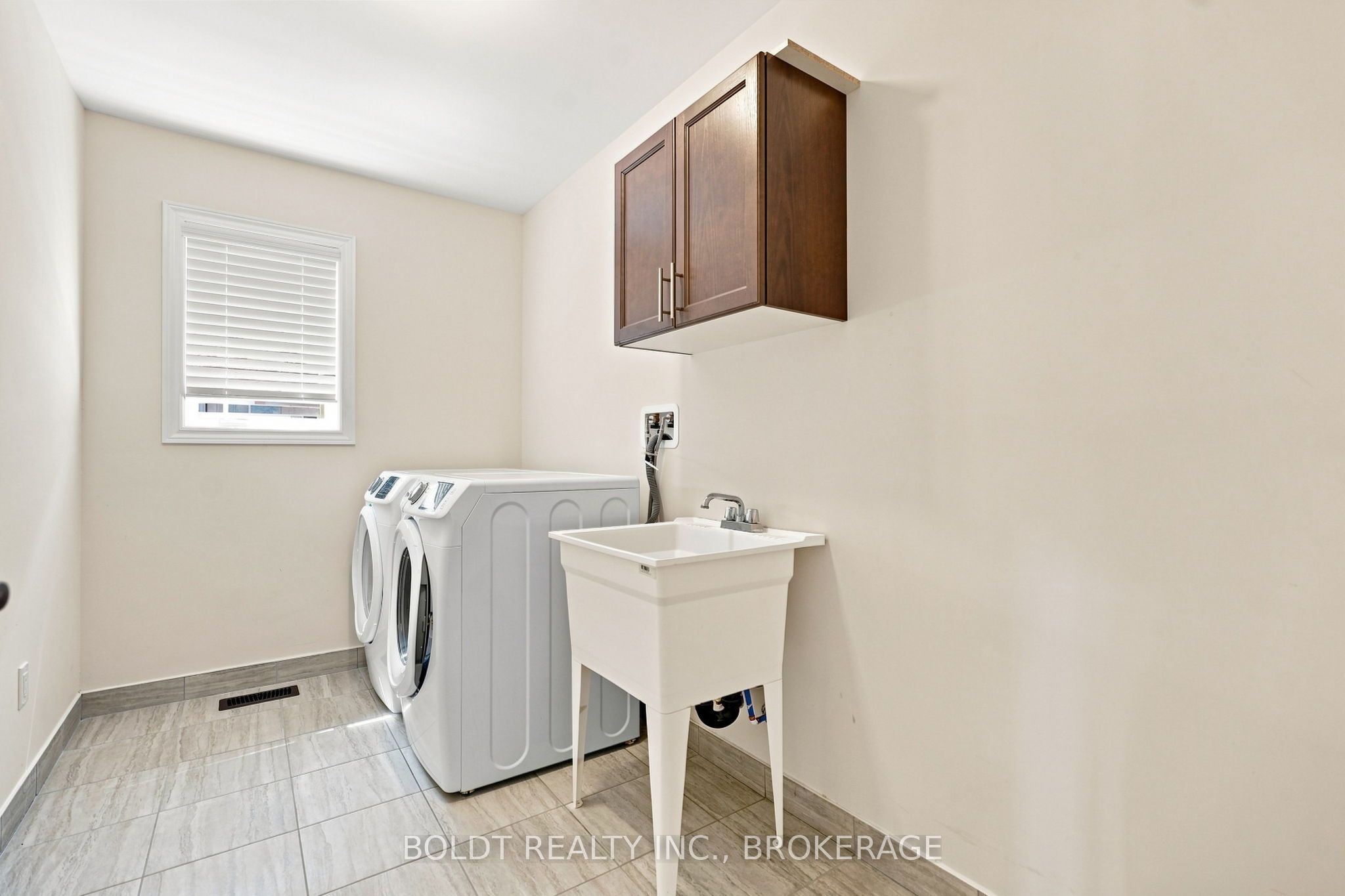 85 Homestead Way Property Photo 32