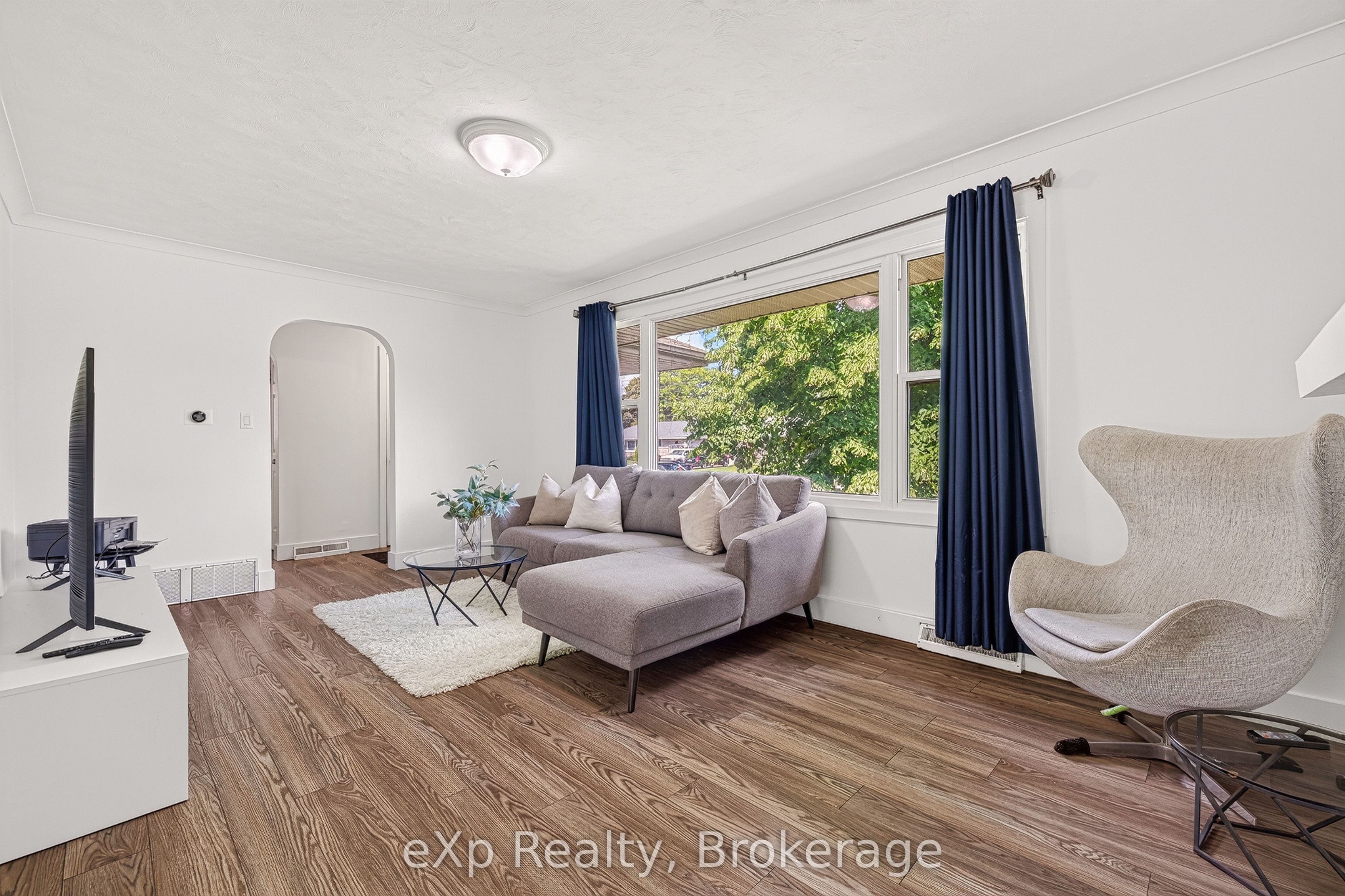 18 Willowdale Street Property Photo 4