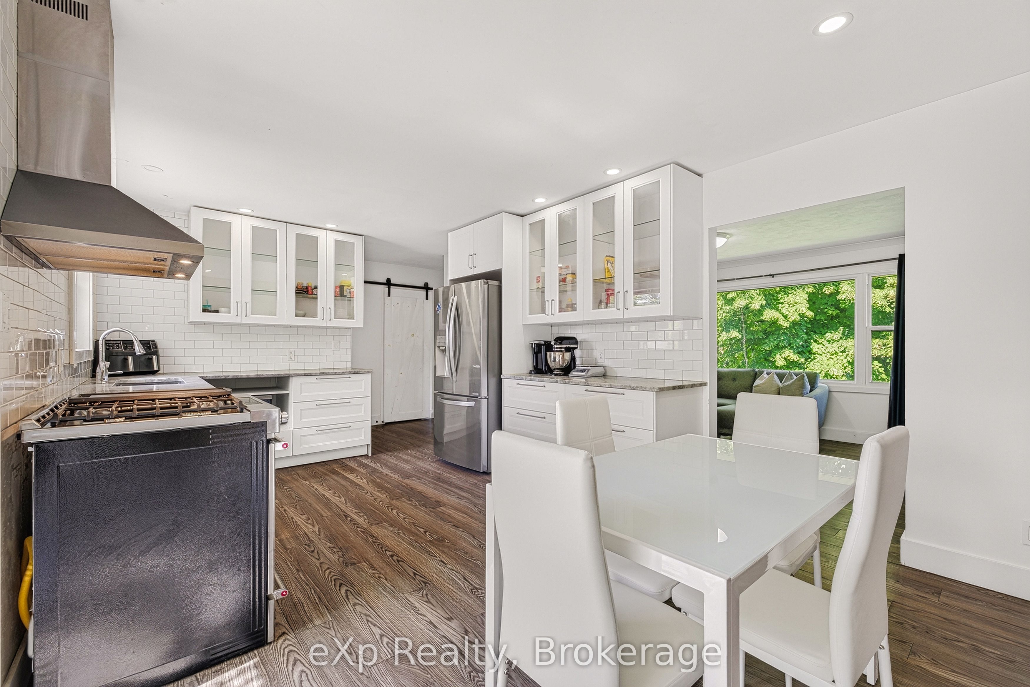 18 Willowdale Street Property Photo 7