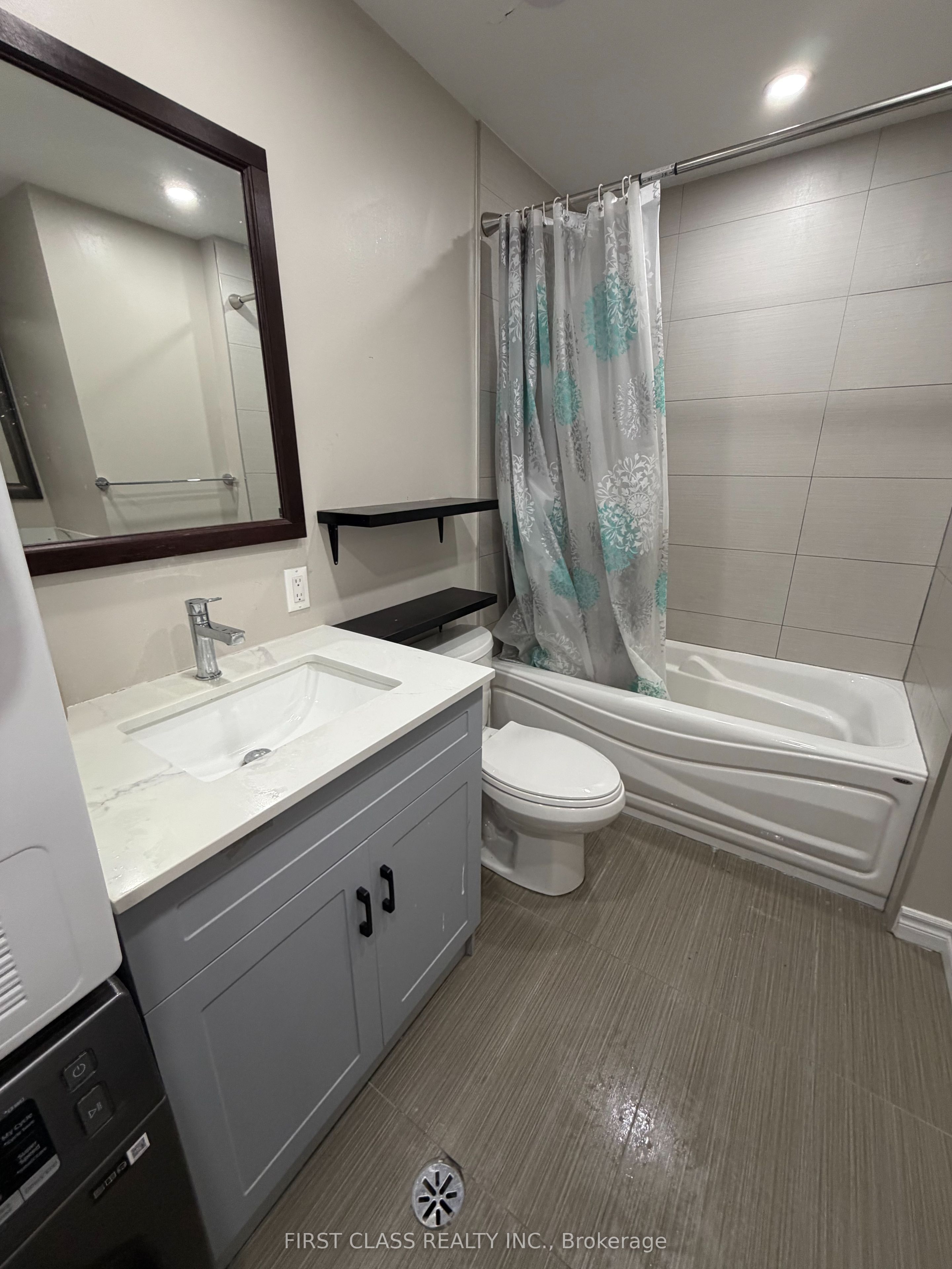 657 Sevilla Park Place Property Photo 13
