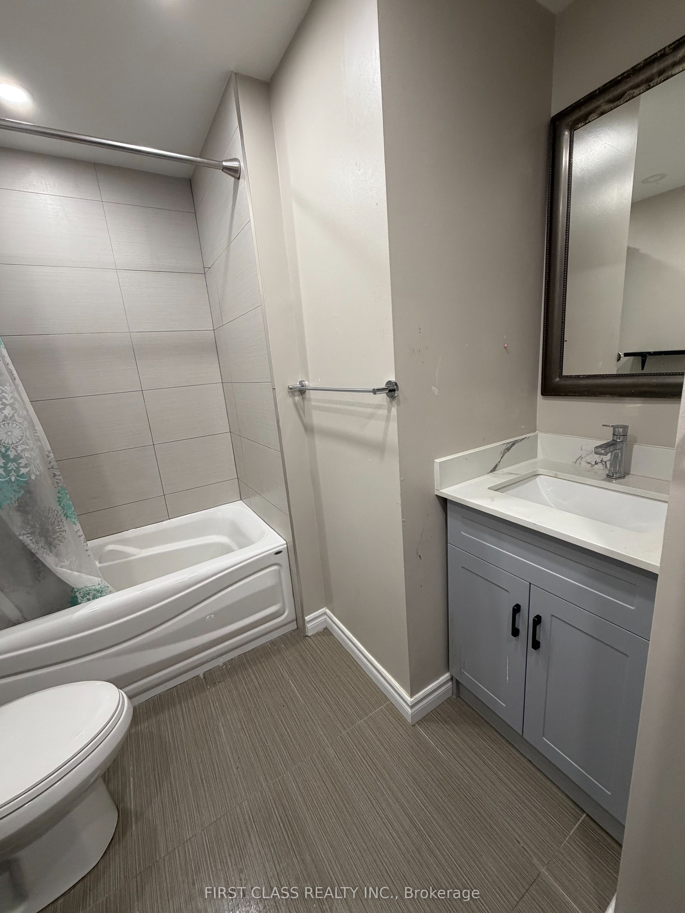 657 Sevilla Park Place Property Photo 14
