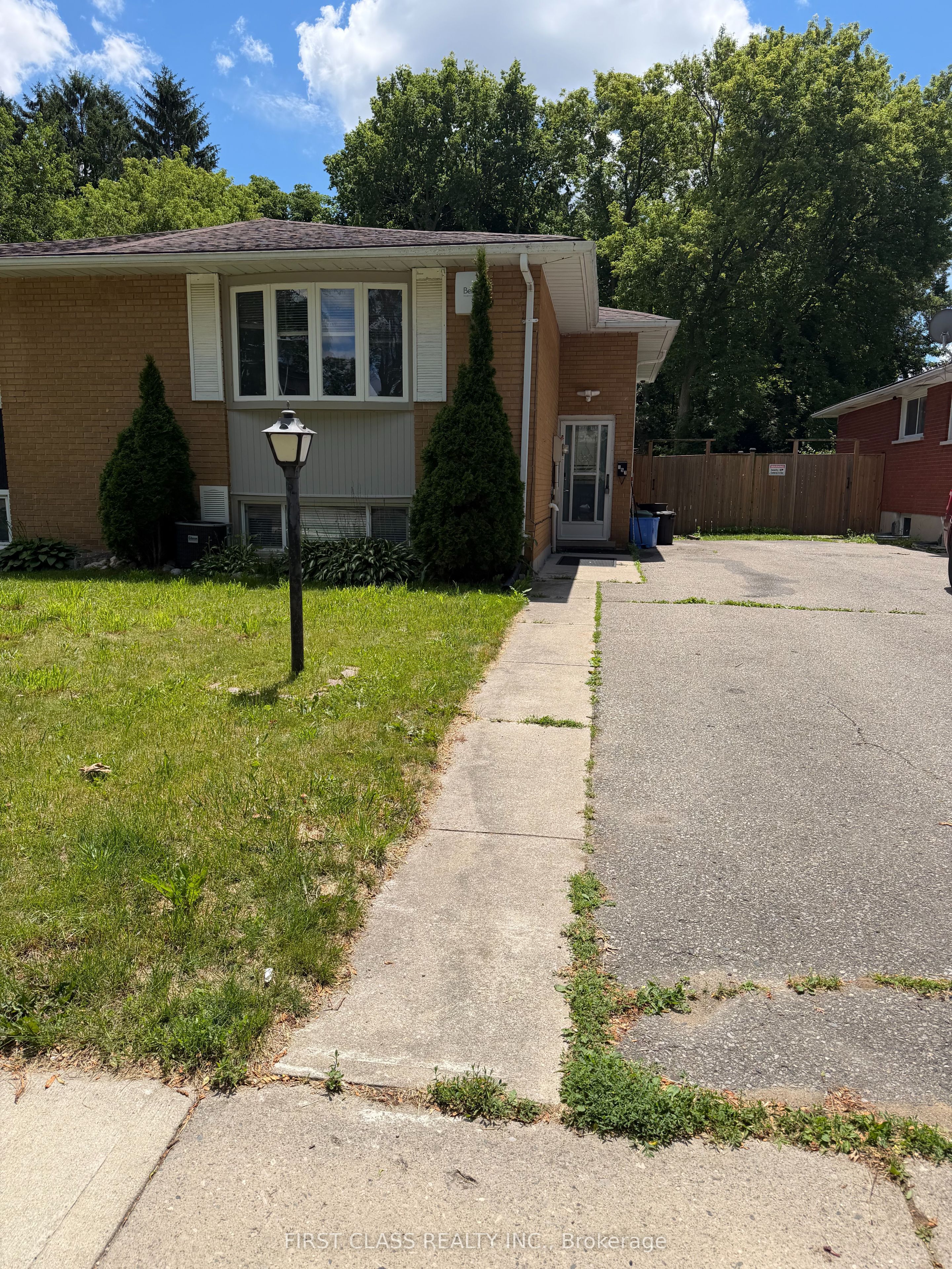 657 Sevilla Park Place Property Photo 16