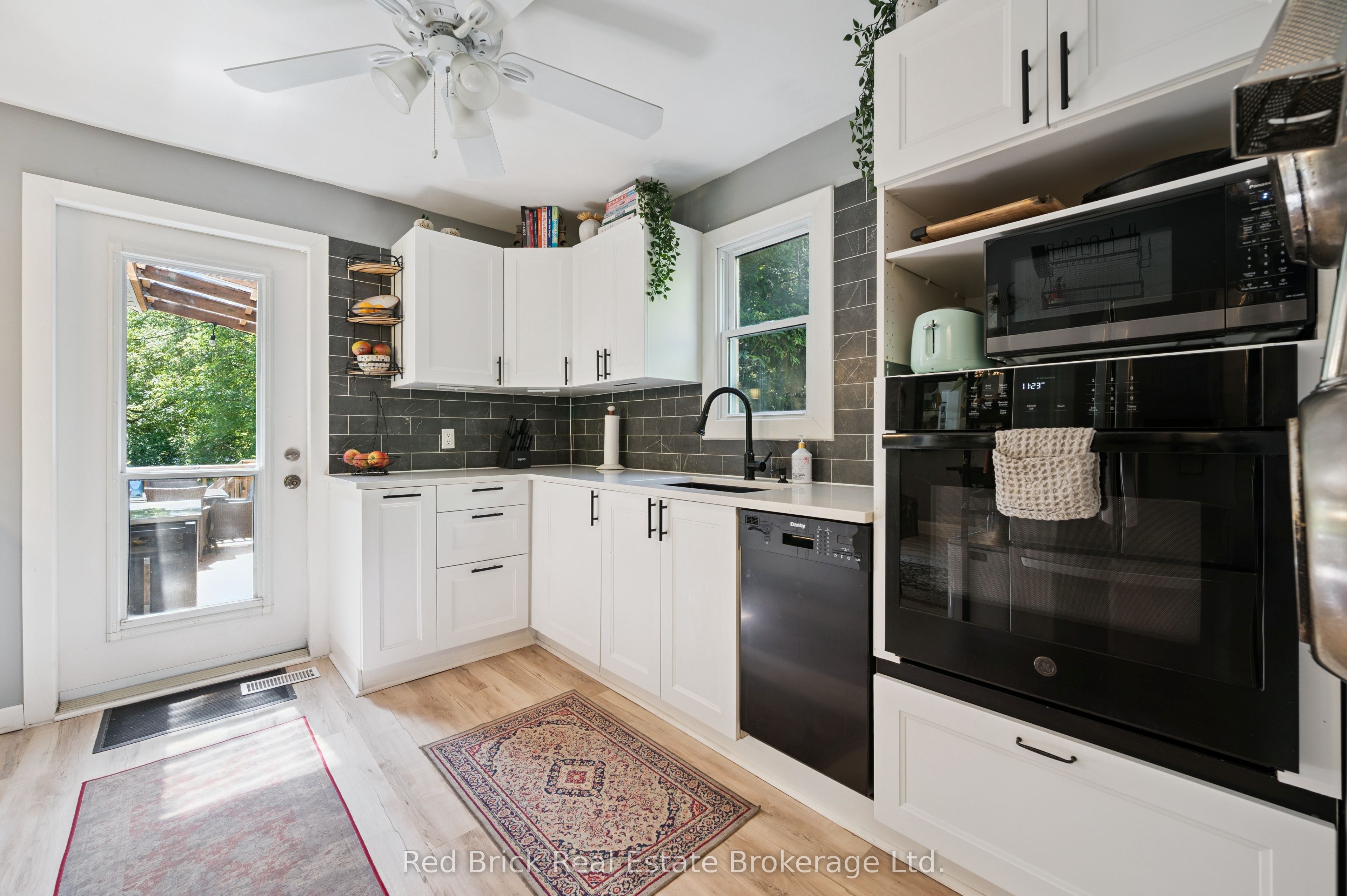 324 Waterloo Avenue Property Photo 11