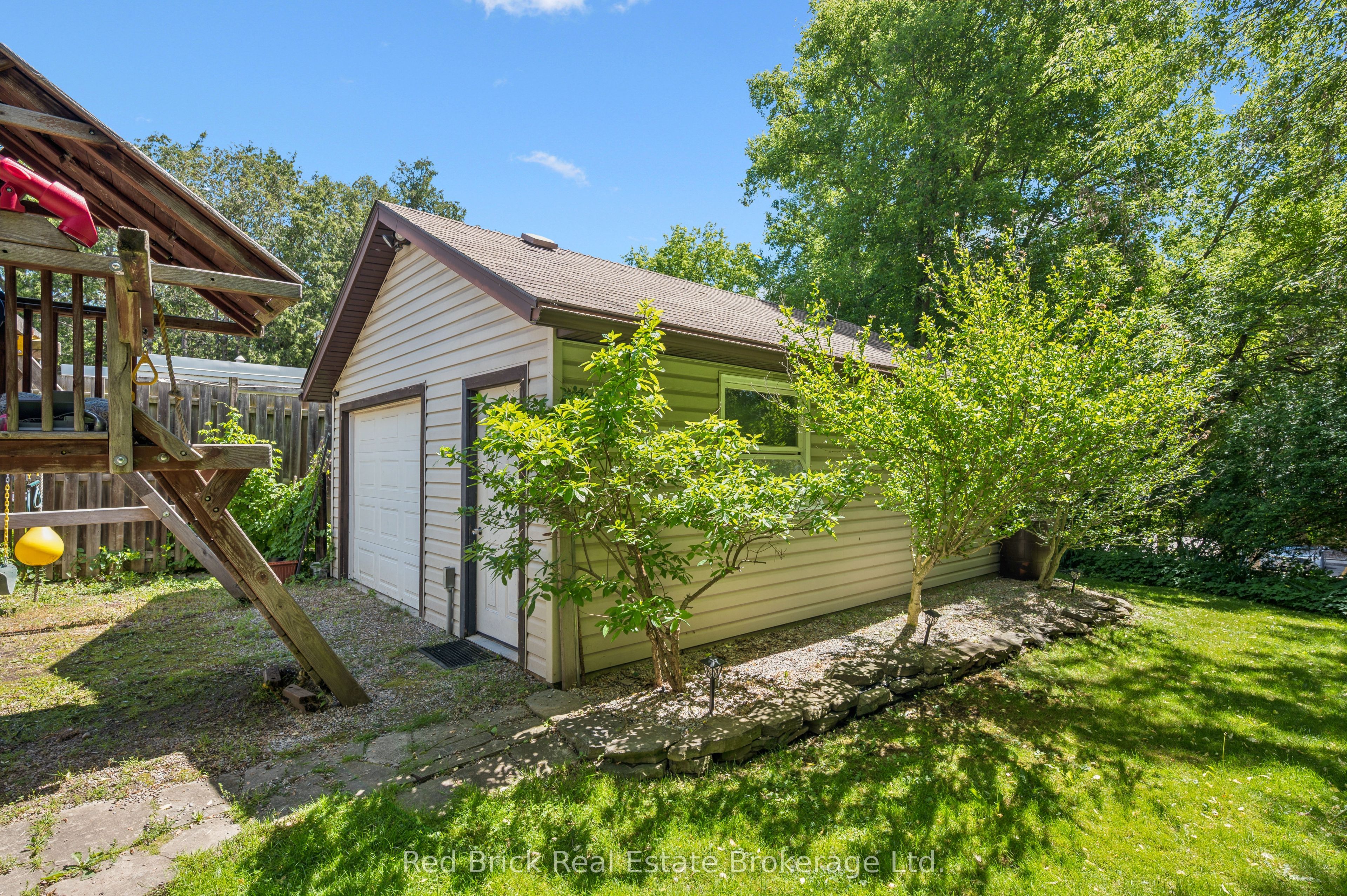 324 Waterloo Avenue Property Photo 28