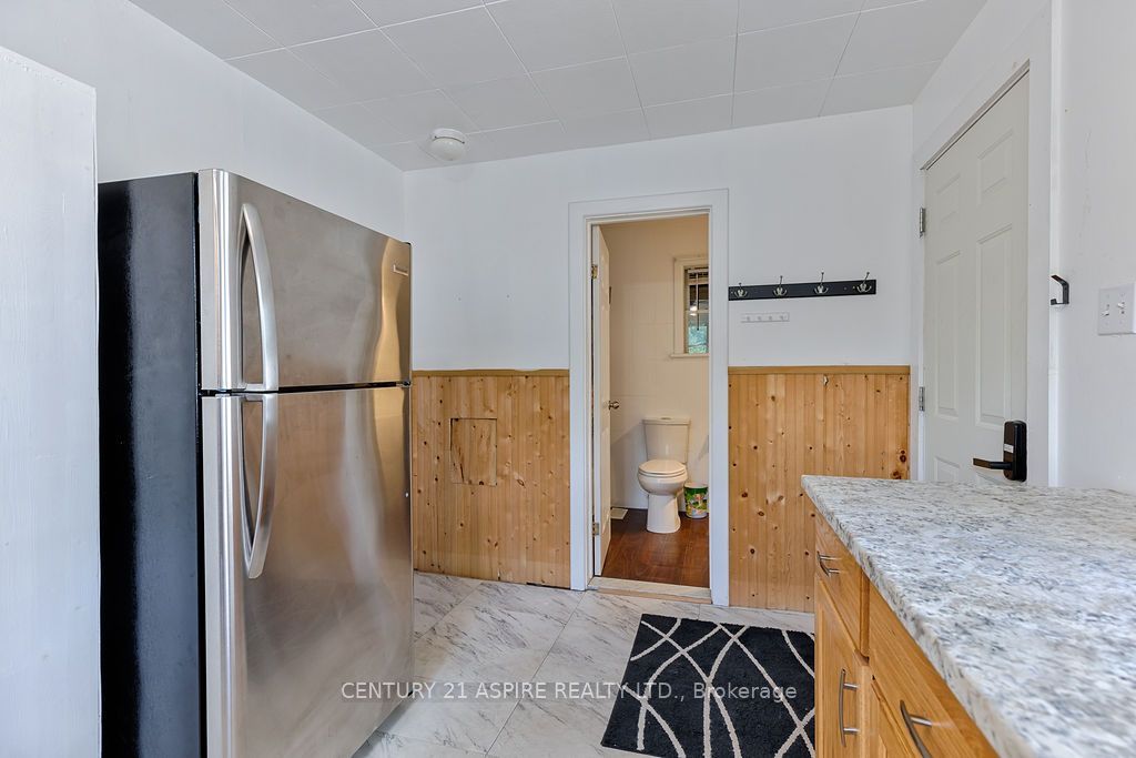 168 Bonnechere Street E Property Photo 7