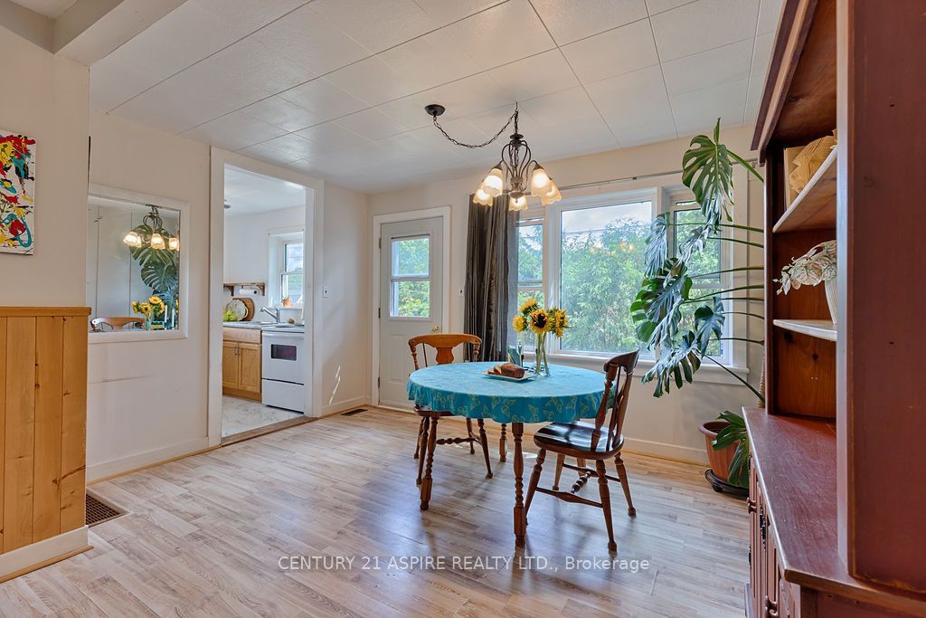 168 Bonnechere Street E Property Photo 15