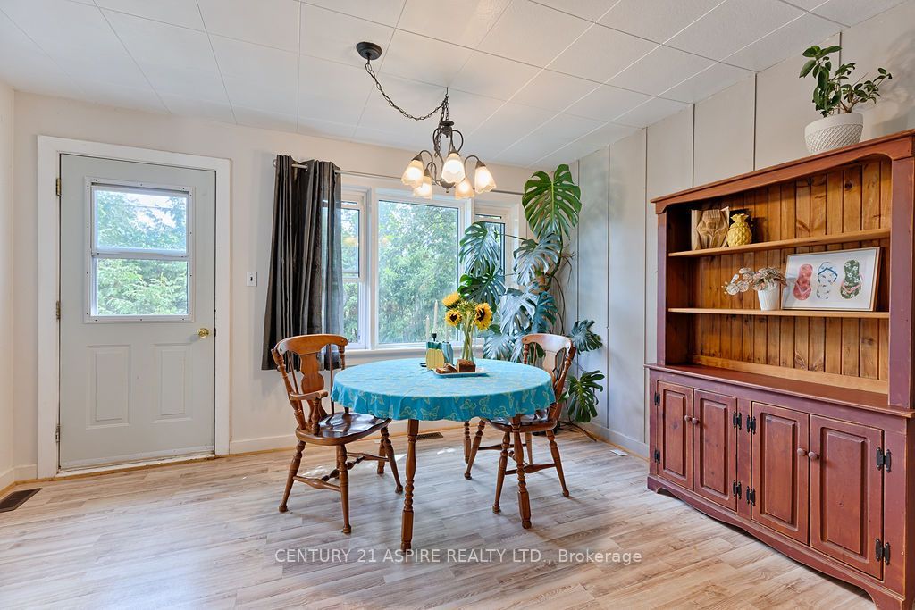 168 Bonnechere Street E Property Photo 16