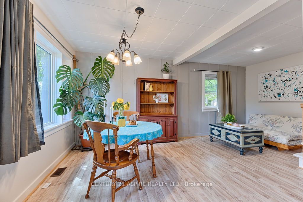 168 Bonnechere Street E Property Photo 17