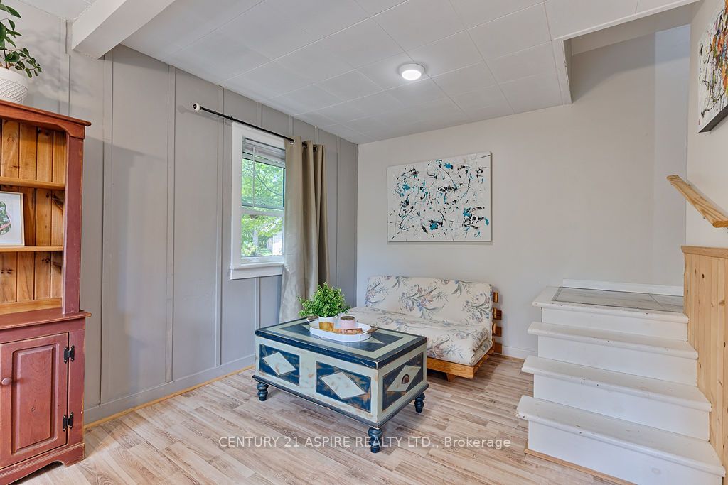 168 Bonnechere Street E Property Photo 19