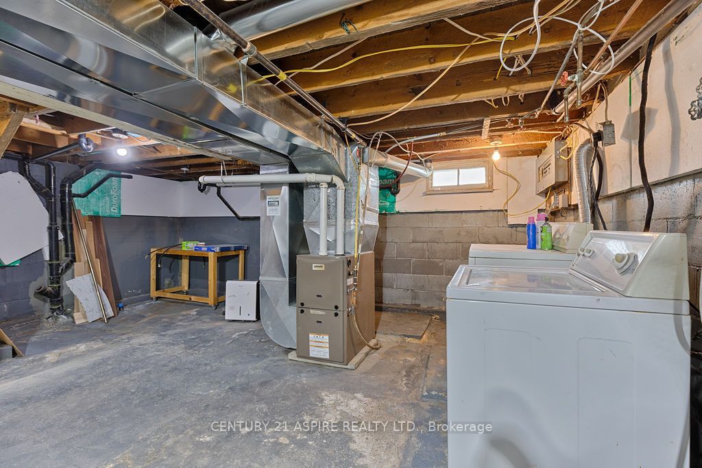 168 Bonnechere Street E Property Photo 27