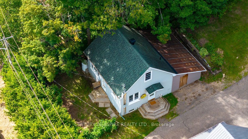 168 Bonnechere Street E Property Photo 35