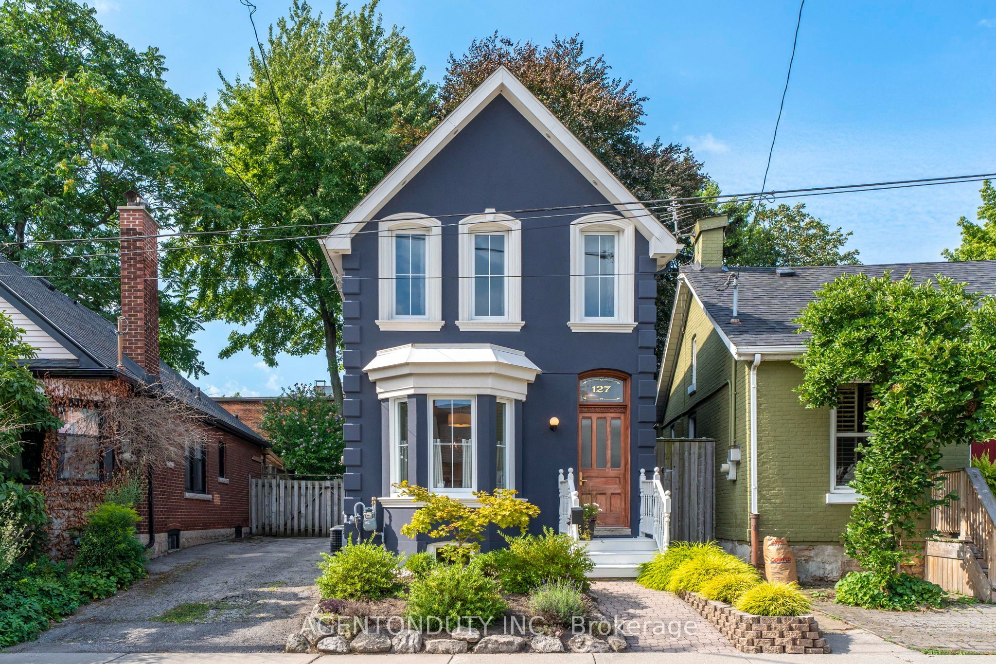 127 Peter Street Property Photo 2