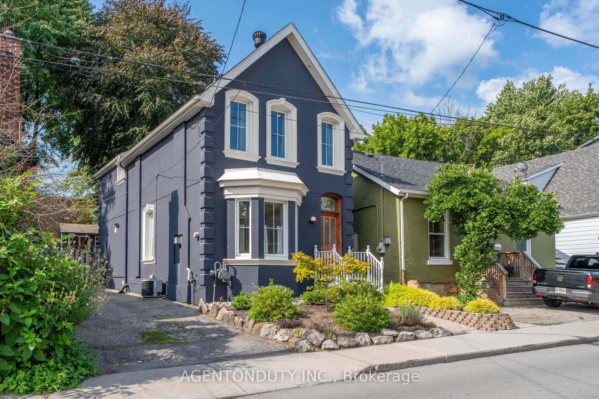 127 Peter Street Property Photo 3