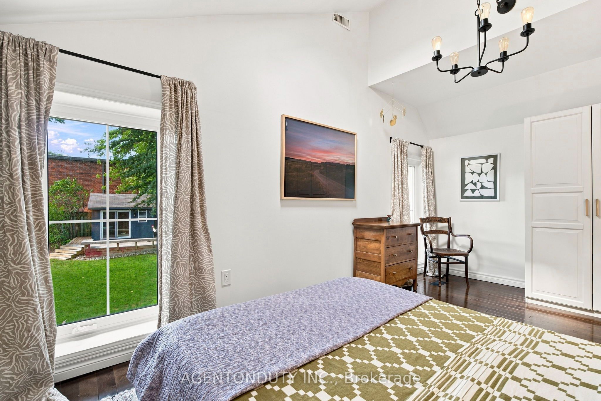 127 Peter Street Property Photo 25