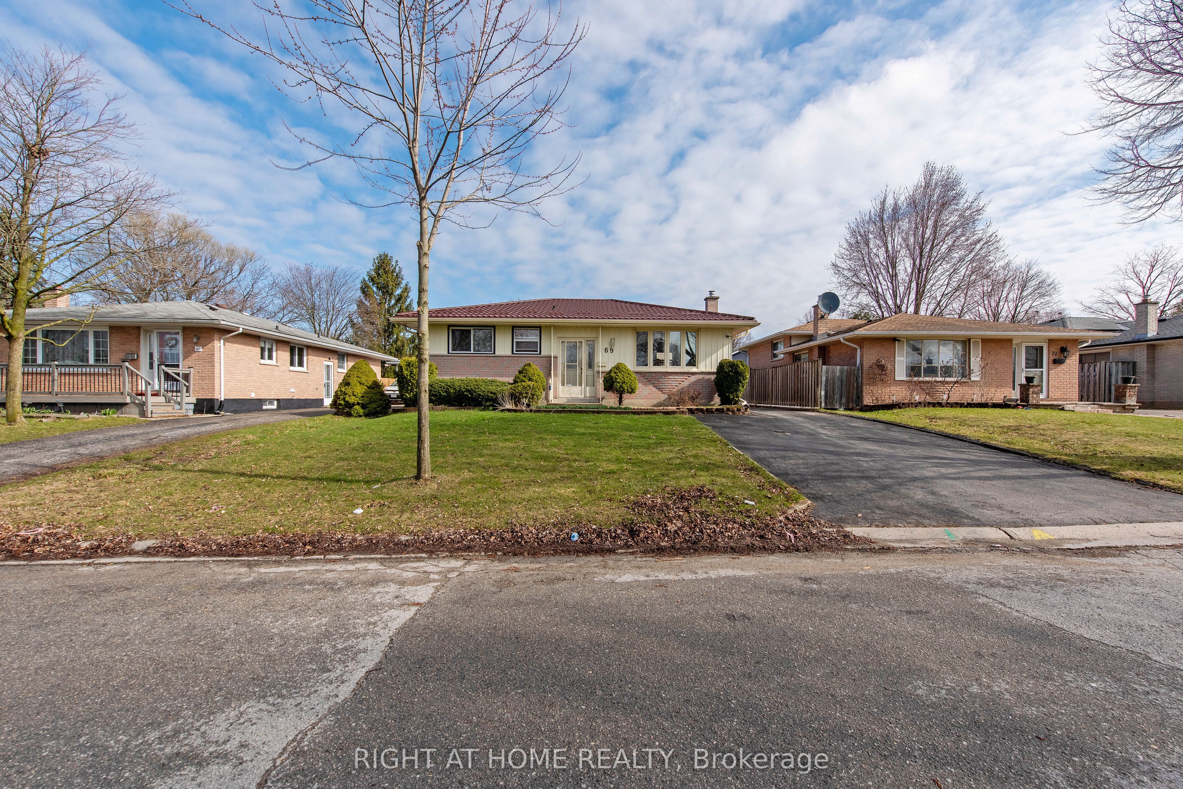 69 Alayne Crescent Property Photo 1