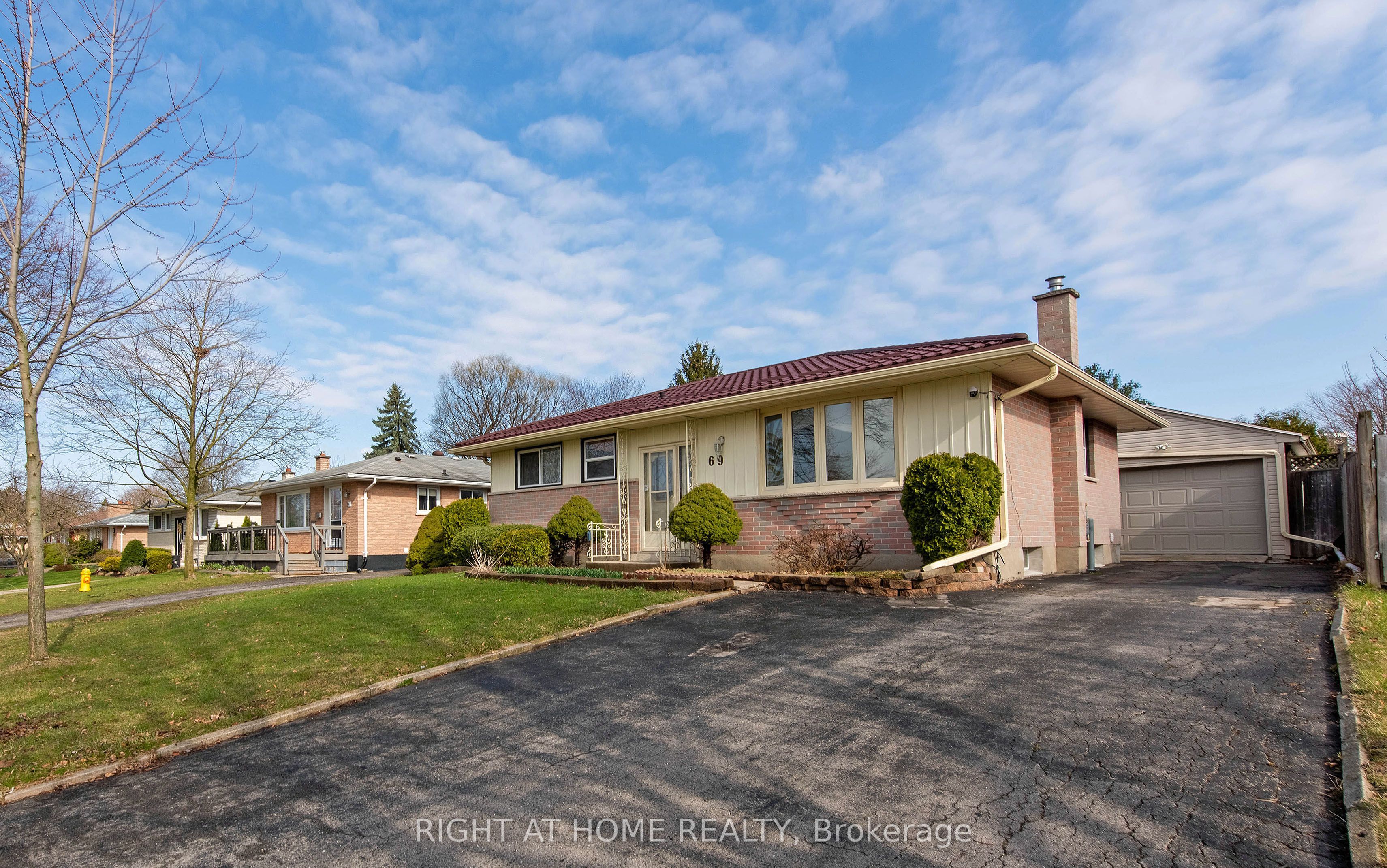 69 Alayne Crescent Property Photo 3