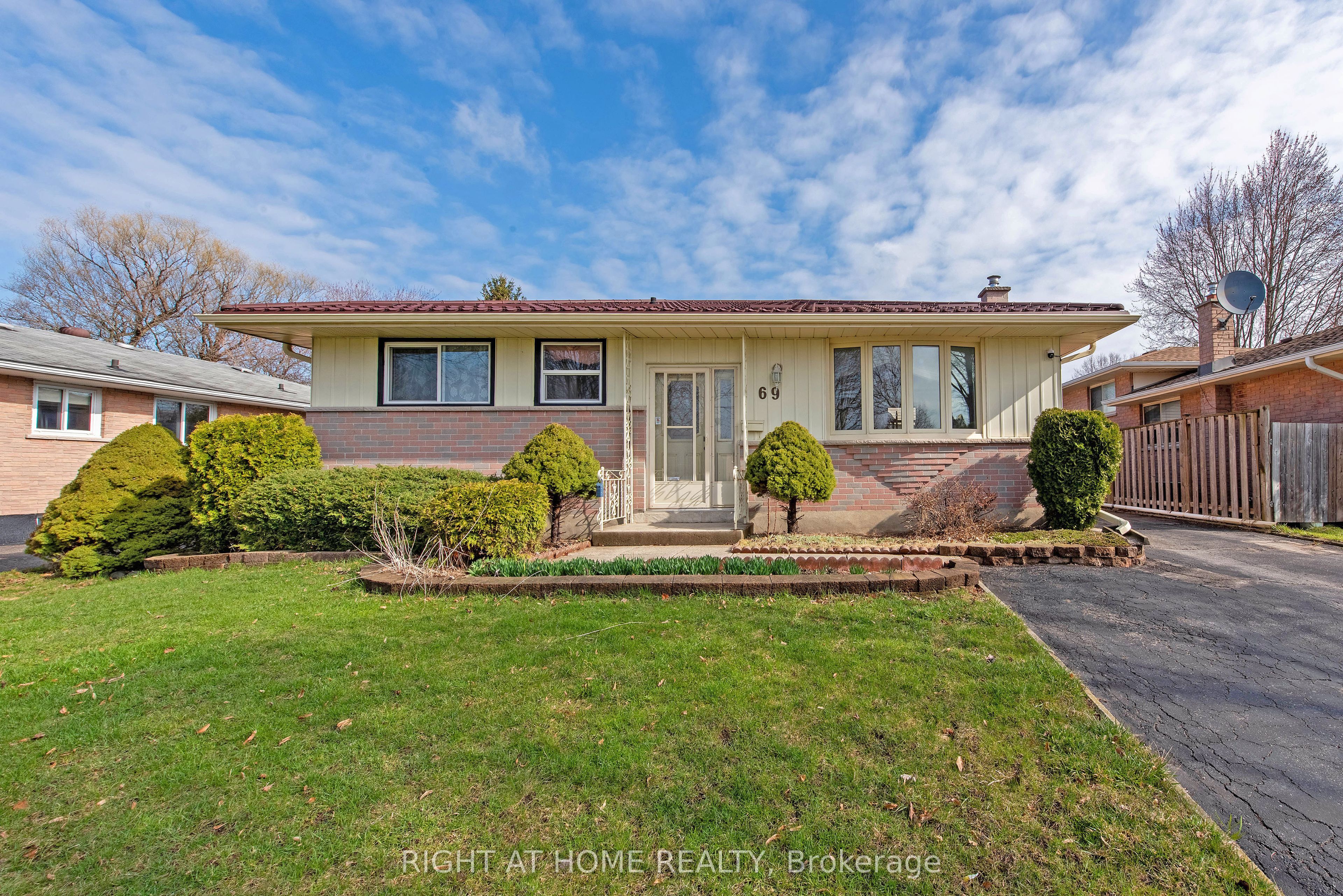 69 Alayne Crescent Property Photo 4