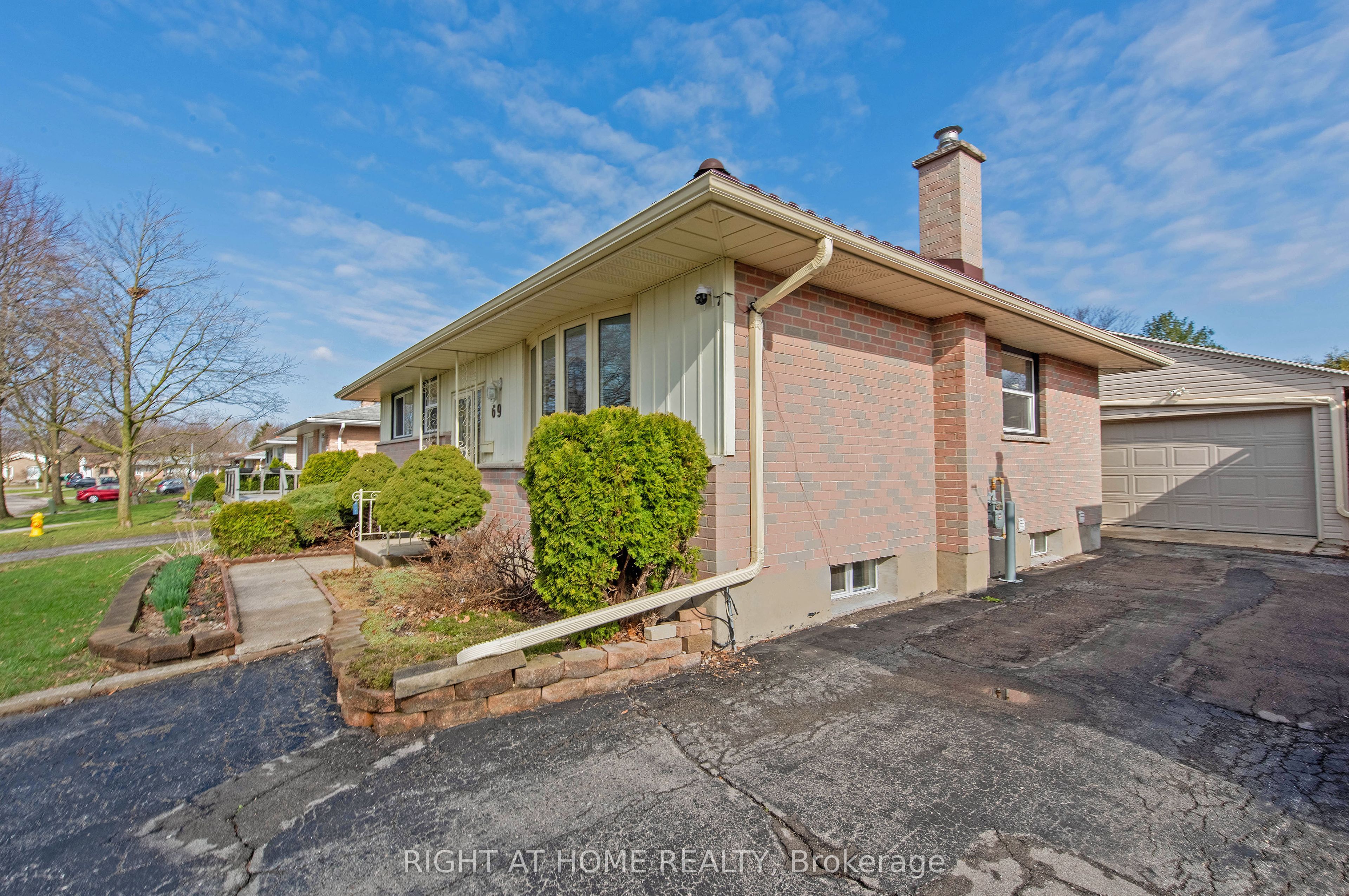 69 Alayne Crescent Property Photo 5