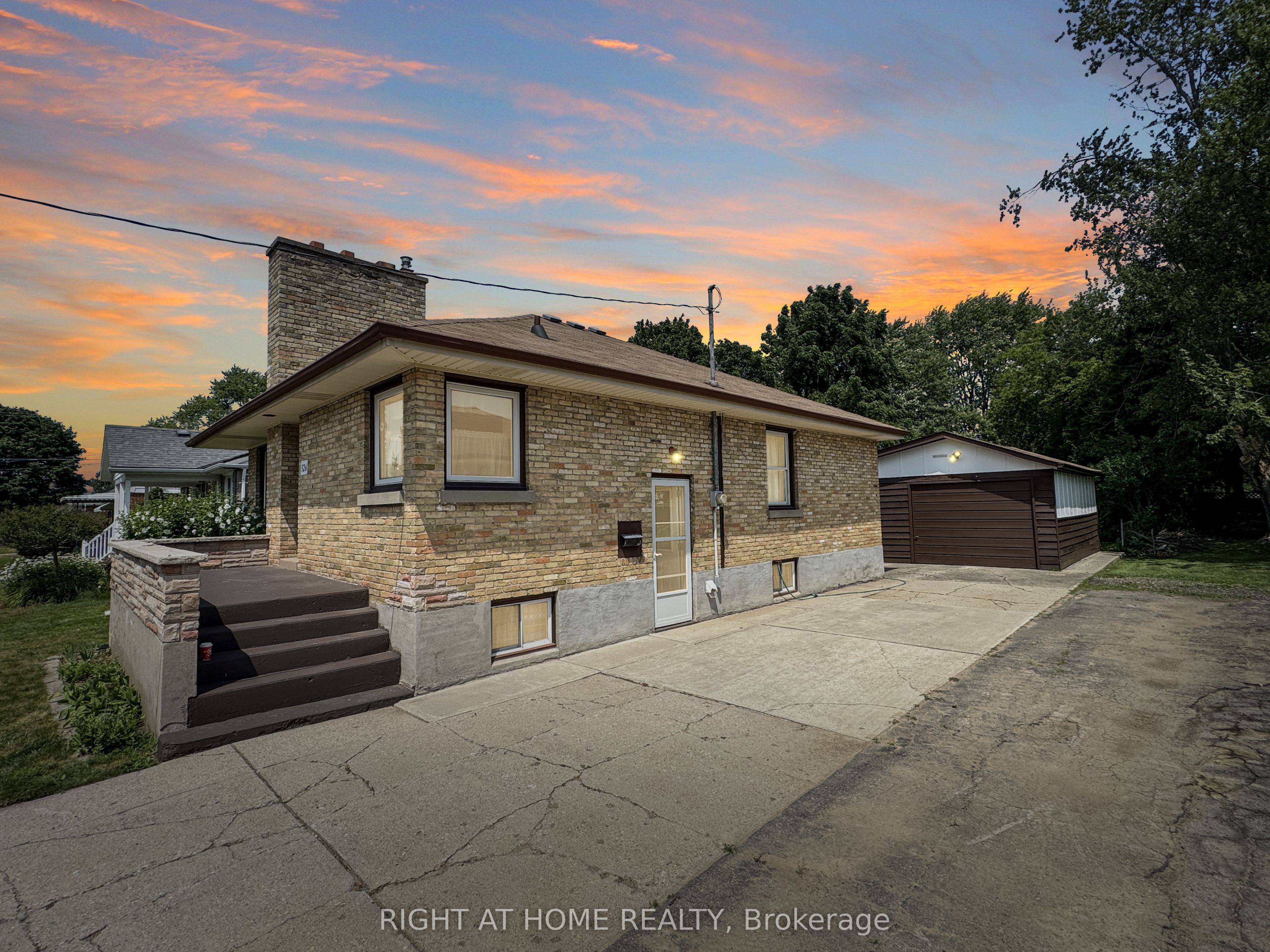 326 Avondale Road Property Photo 1