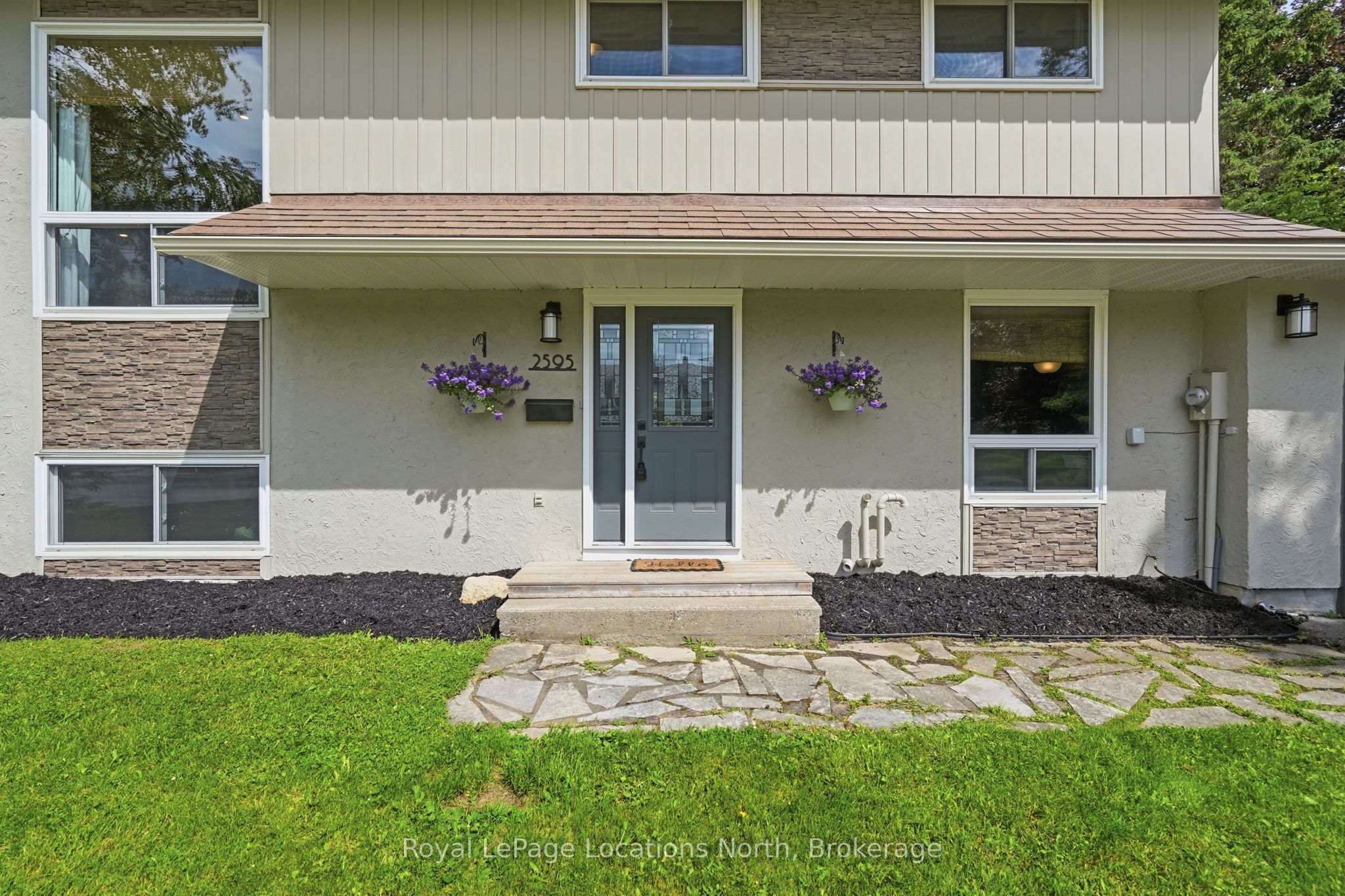 2595 6th Avenue W Property Photo 4