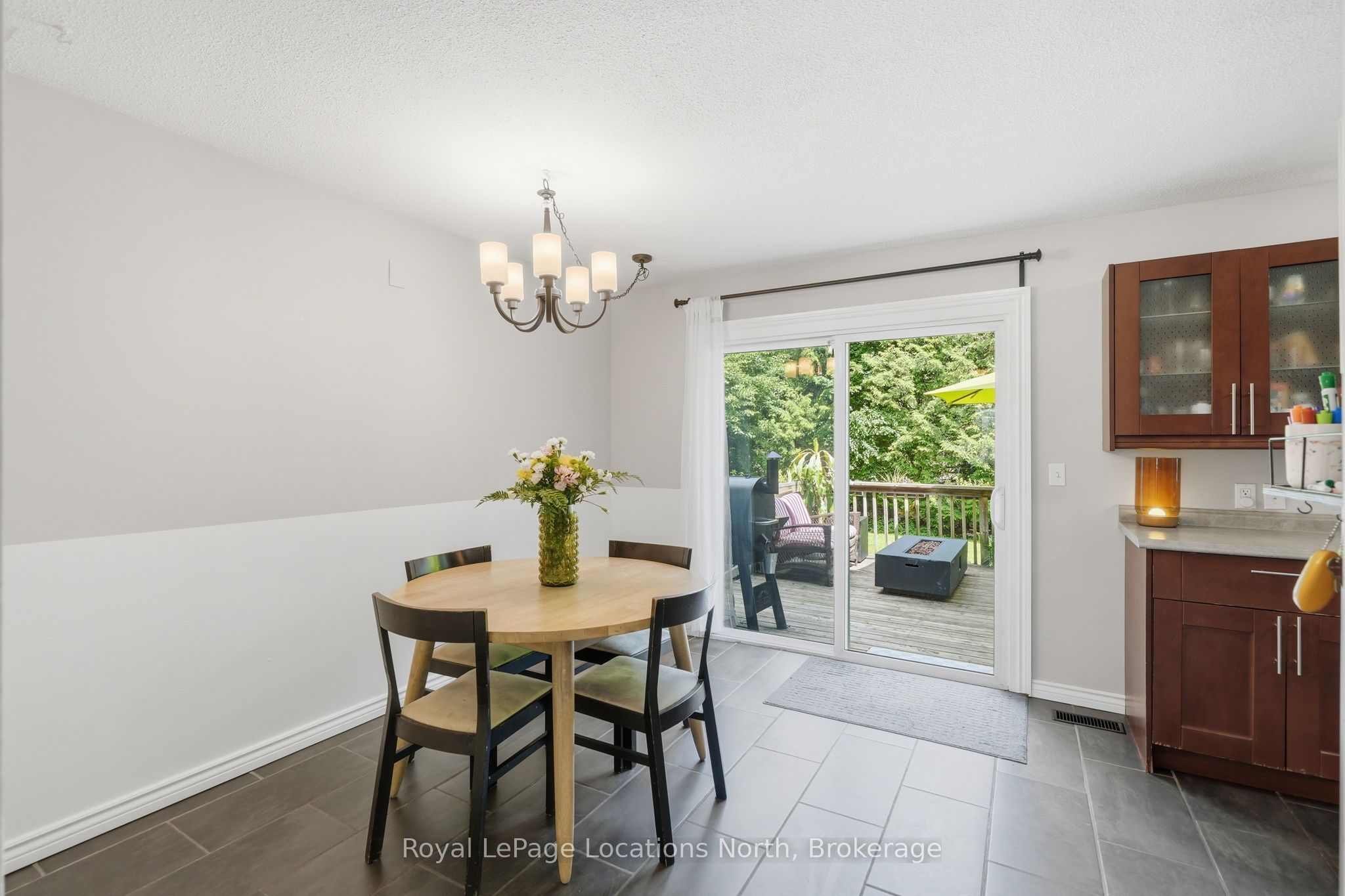 2595 6th Avenue W Property Photo 8