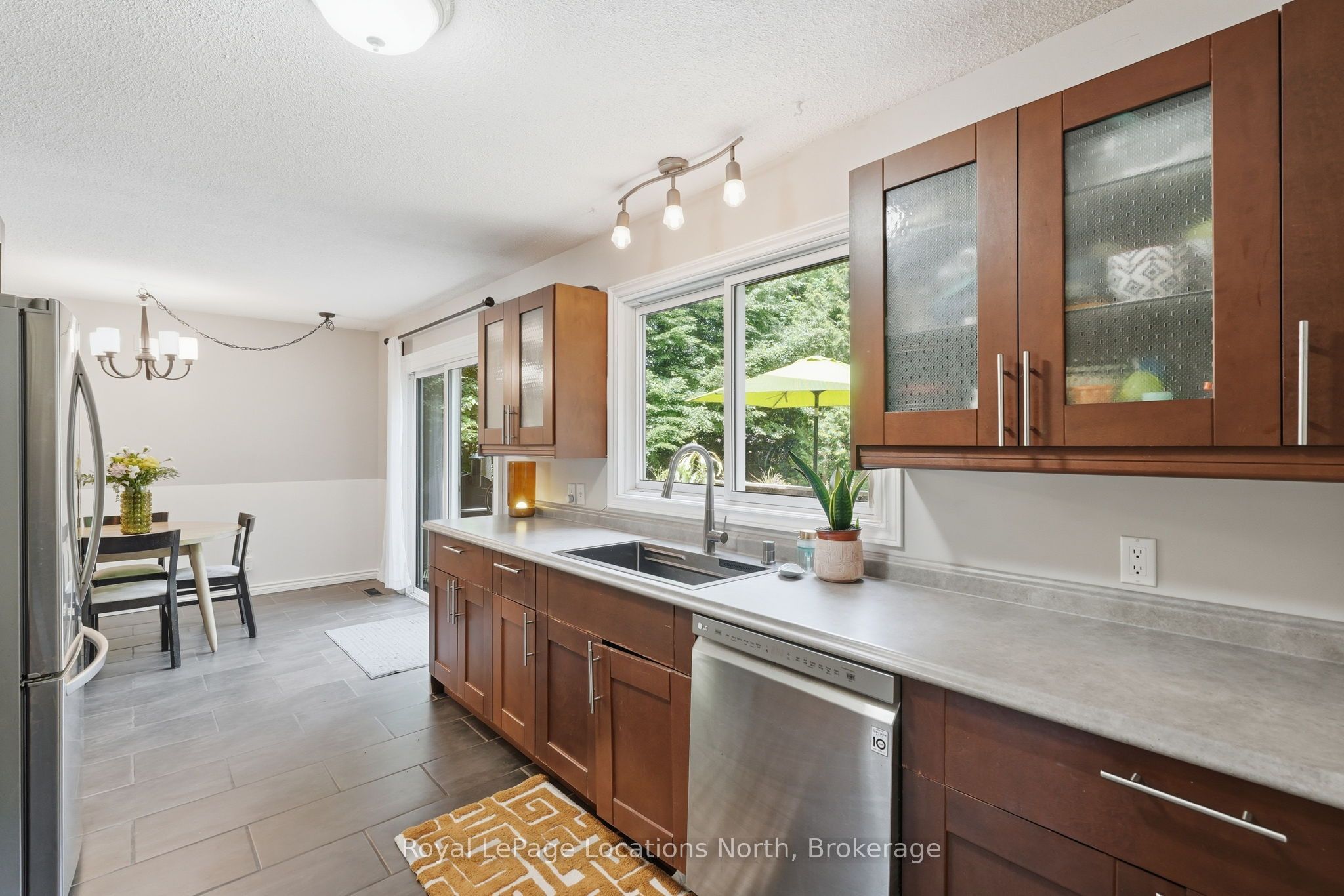 2595 6th Avenue W Property Photo 10