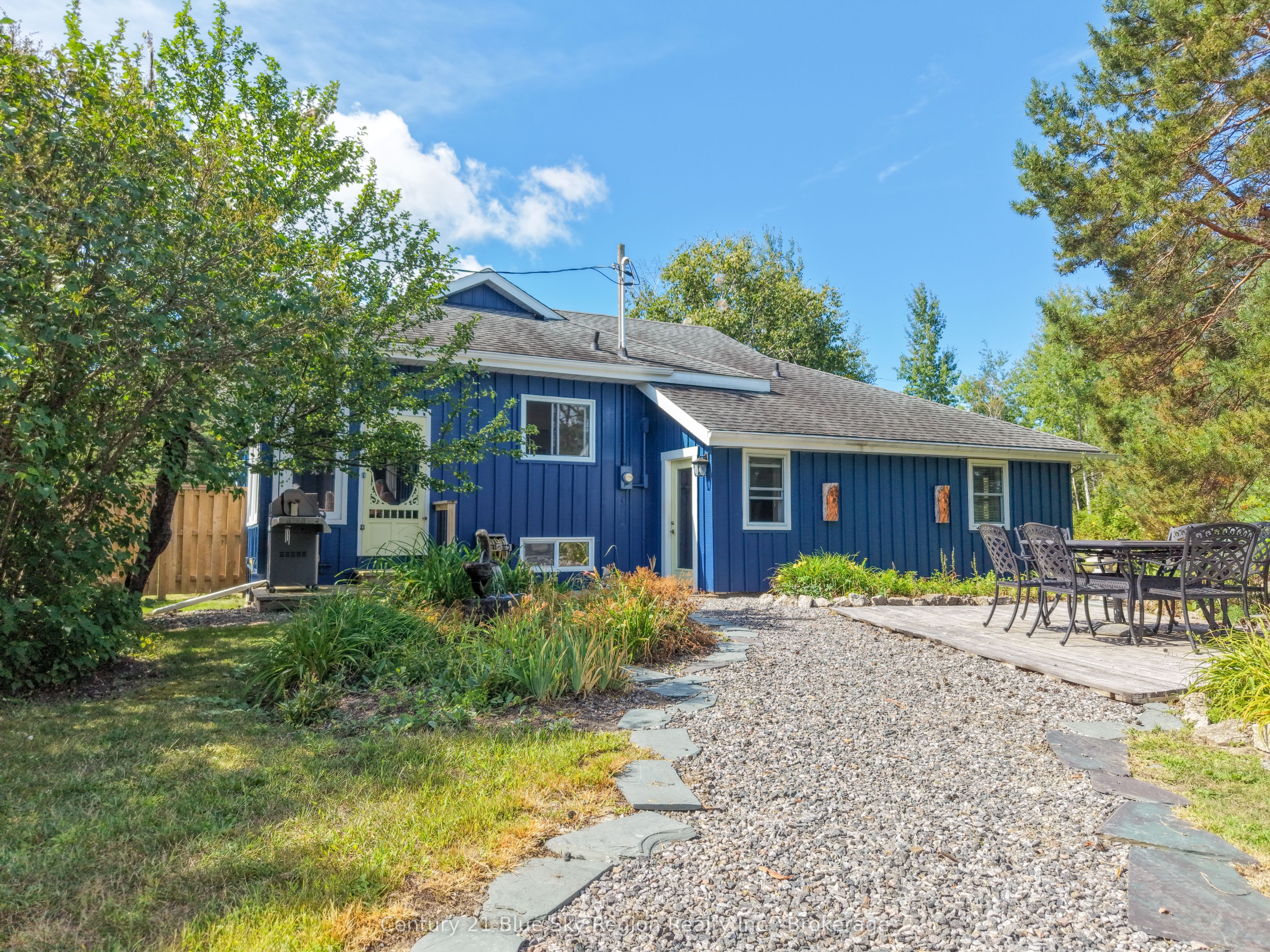 2574 Highway 17 E Property Photo 1