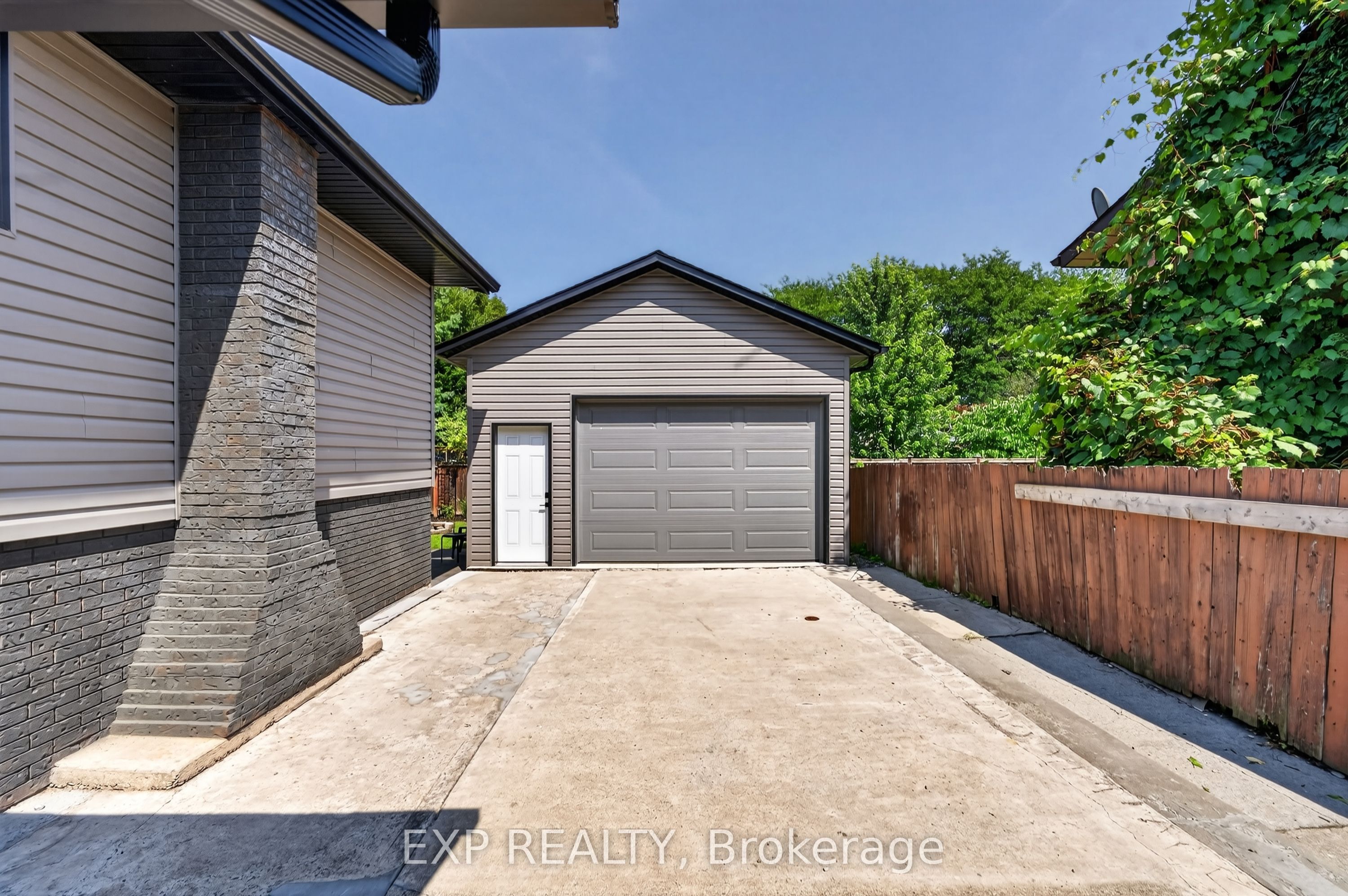 63 Harcove Street Property Photo 44