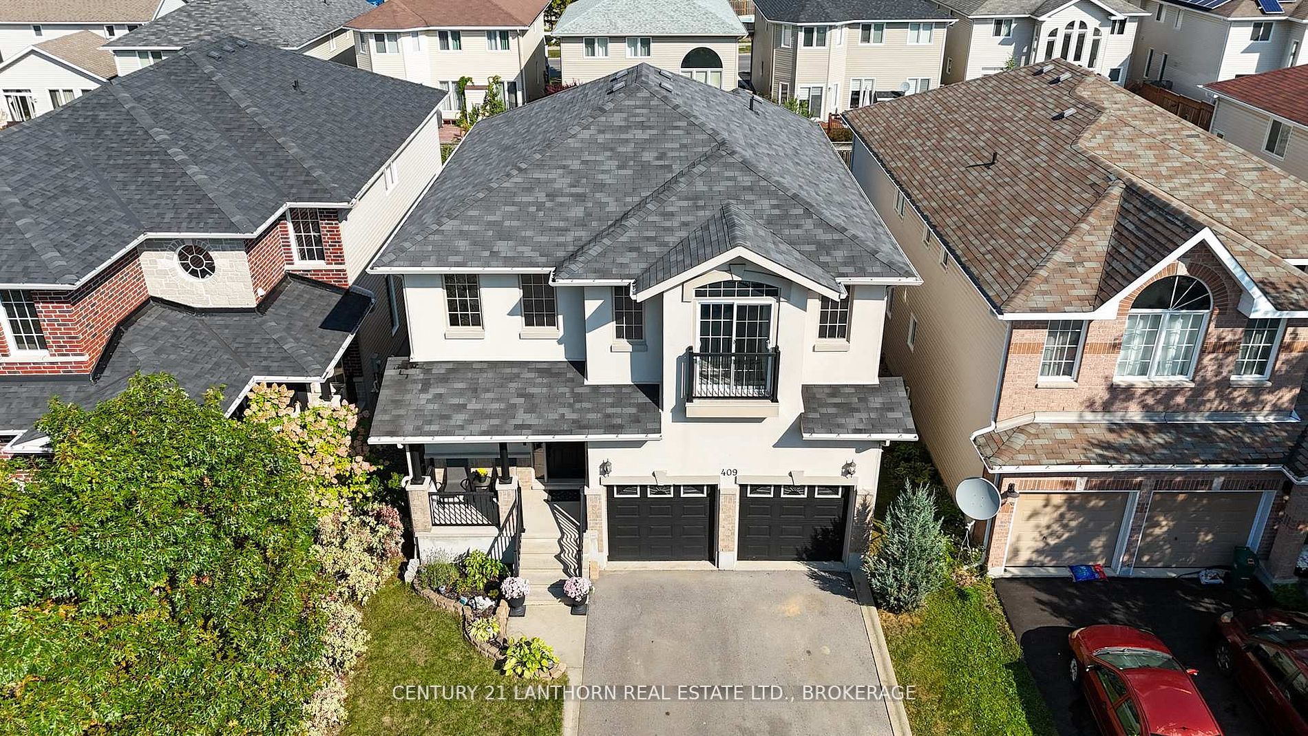 409 Cavendish Crescent Property Photo 2