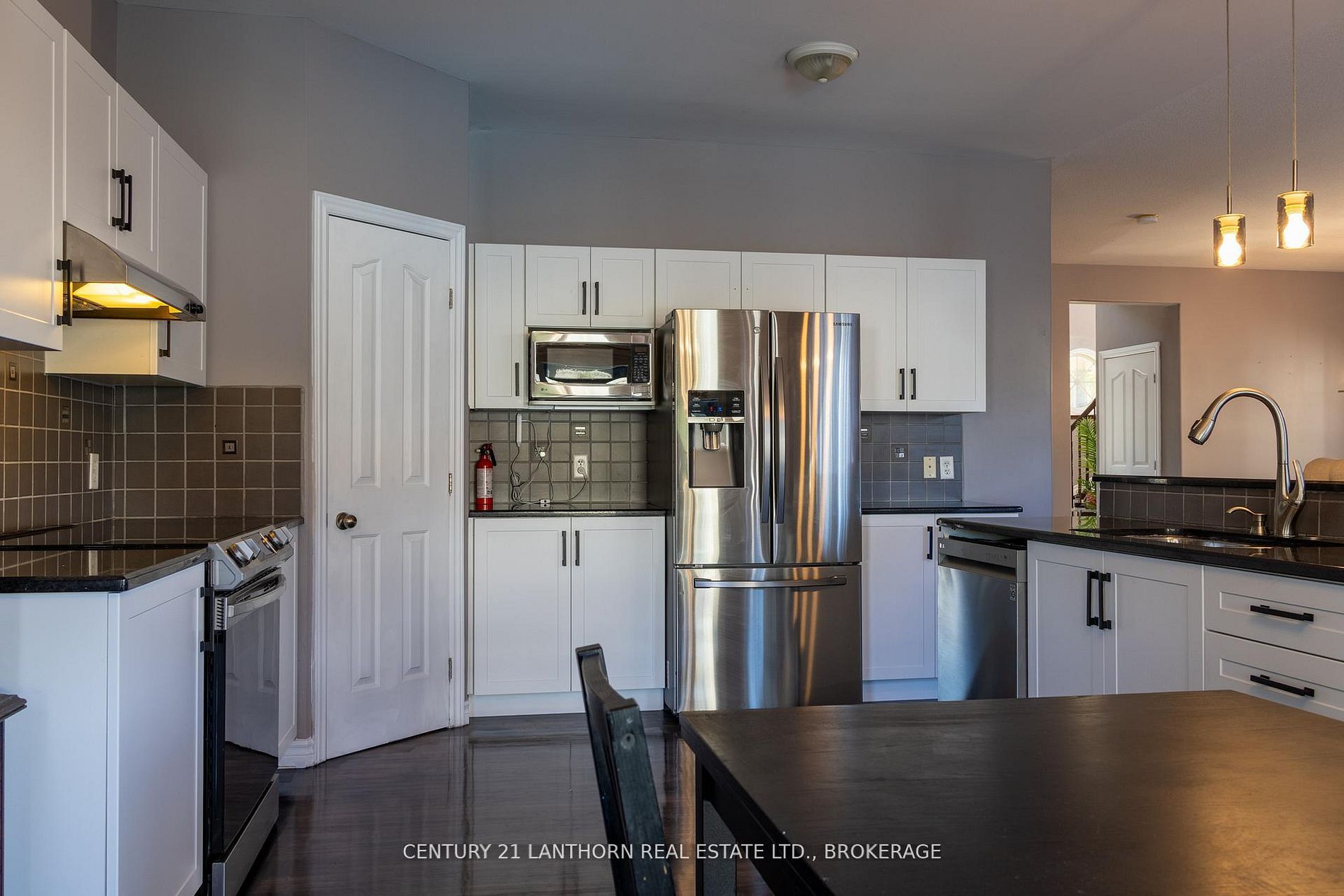 409 Cavendish Crescent Property Photo 20