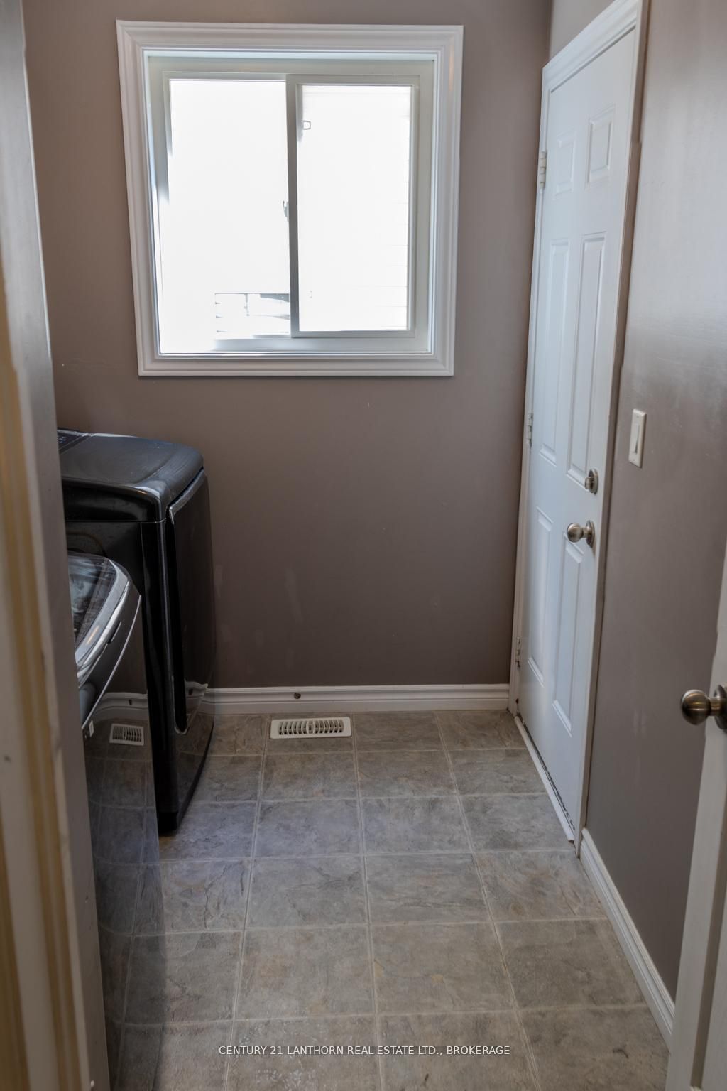 409 Cavendish Crescent Property Photo 23