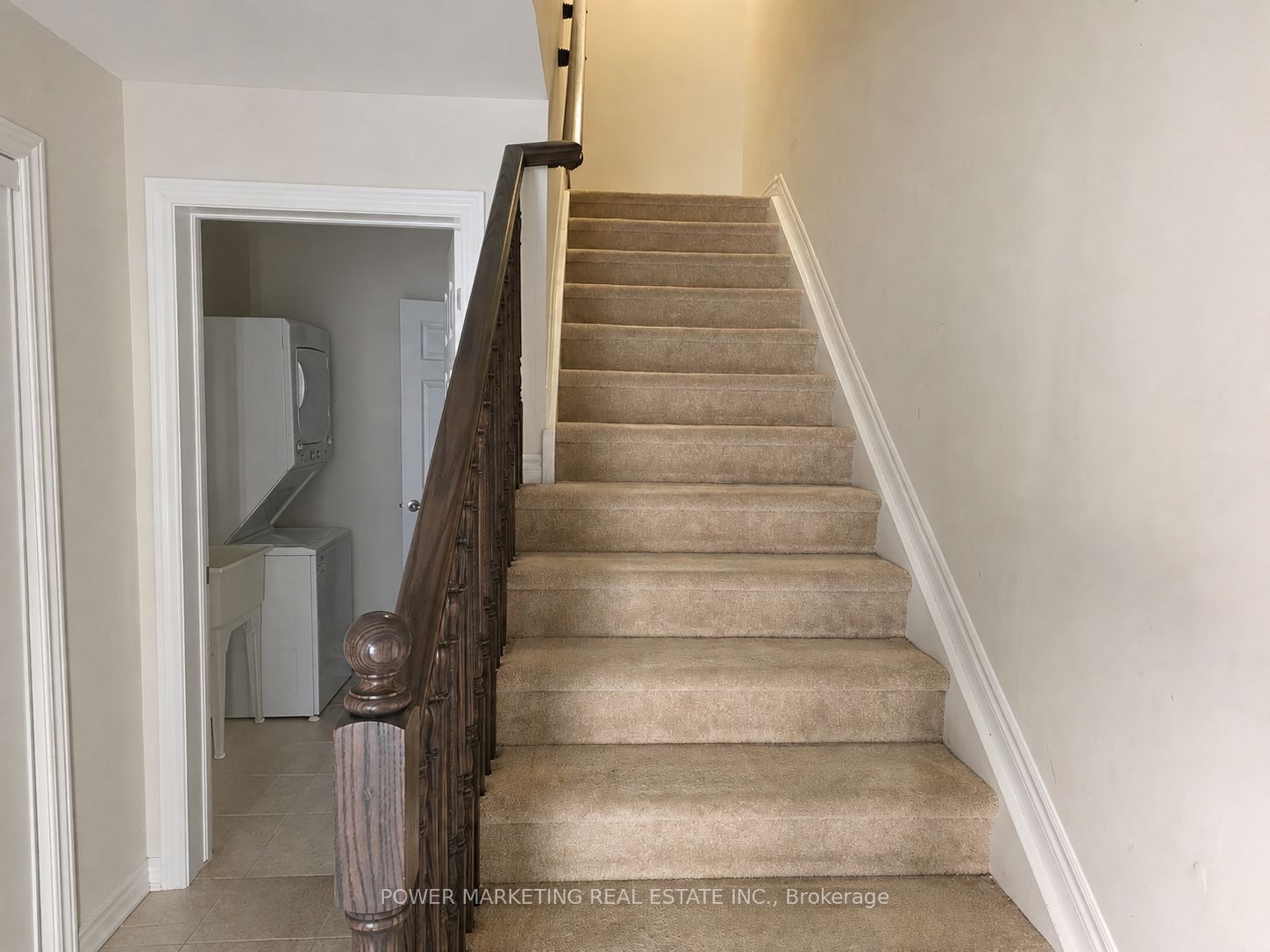 243 Atima Circle Property Photo 4