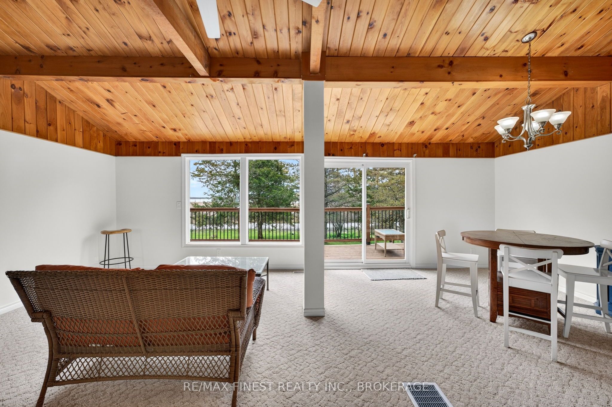 8 Sunrise Court Property Photo 6