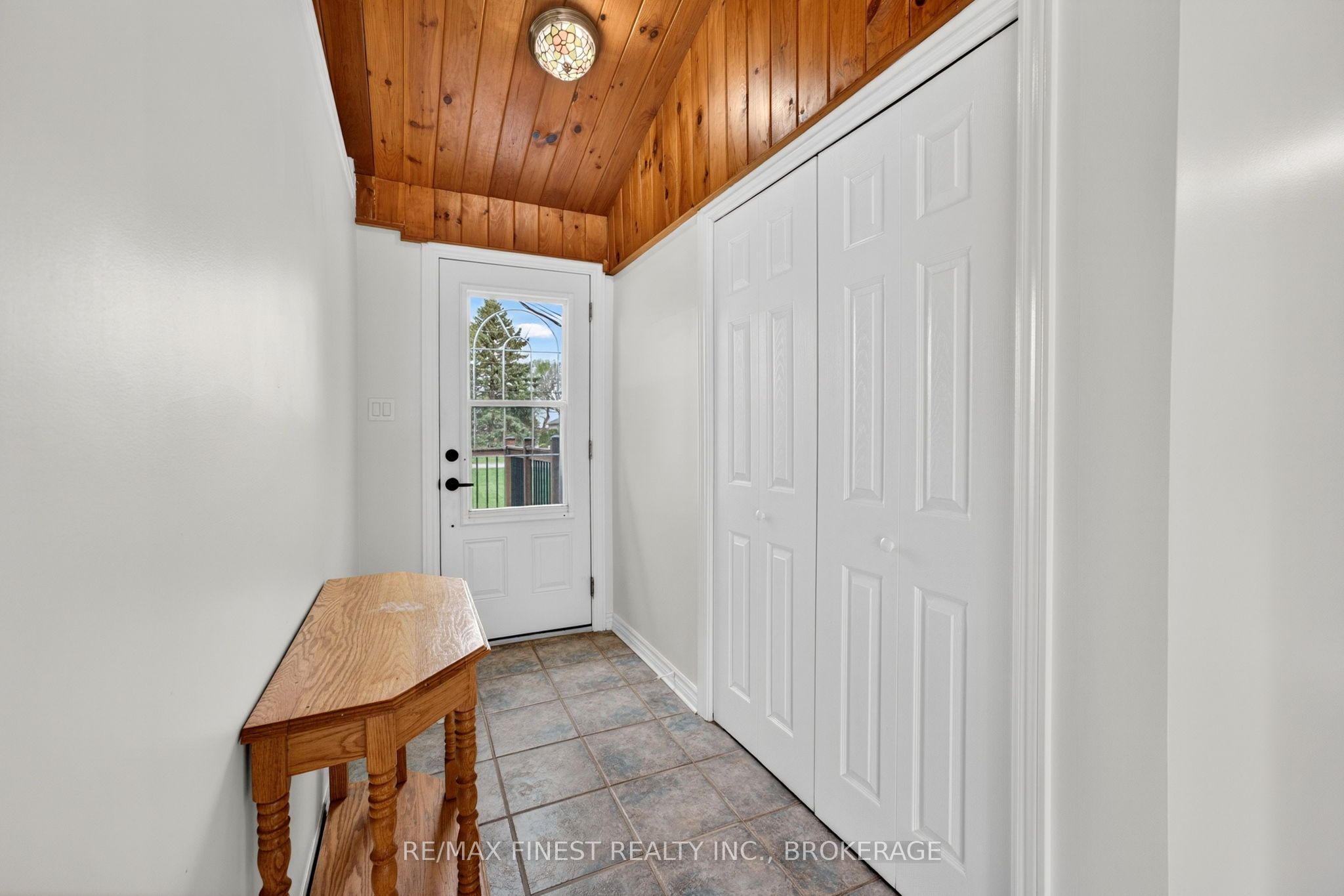 8 Sunrise Court Property Photo 7