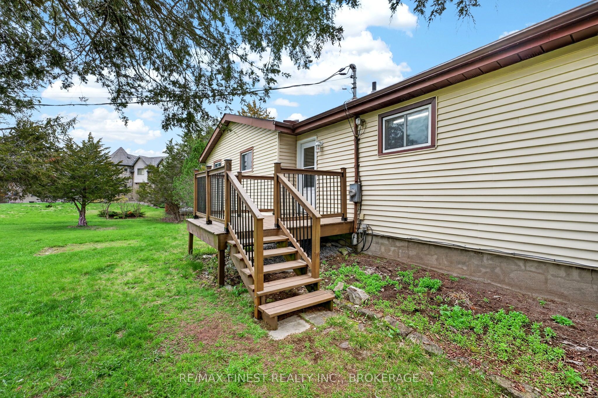 8 Sunrise Court Property Photo 29