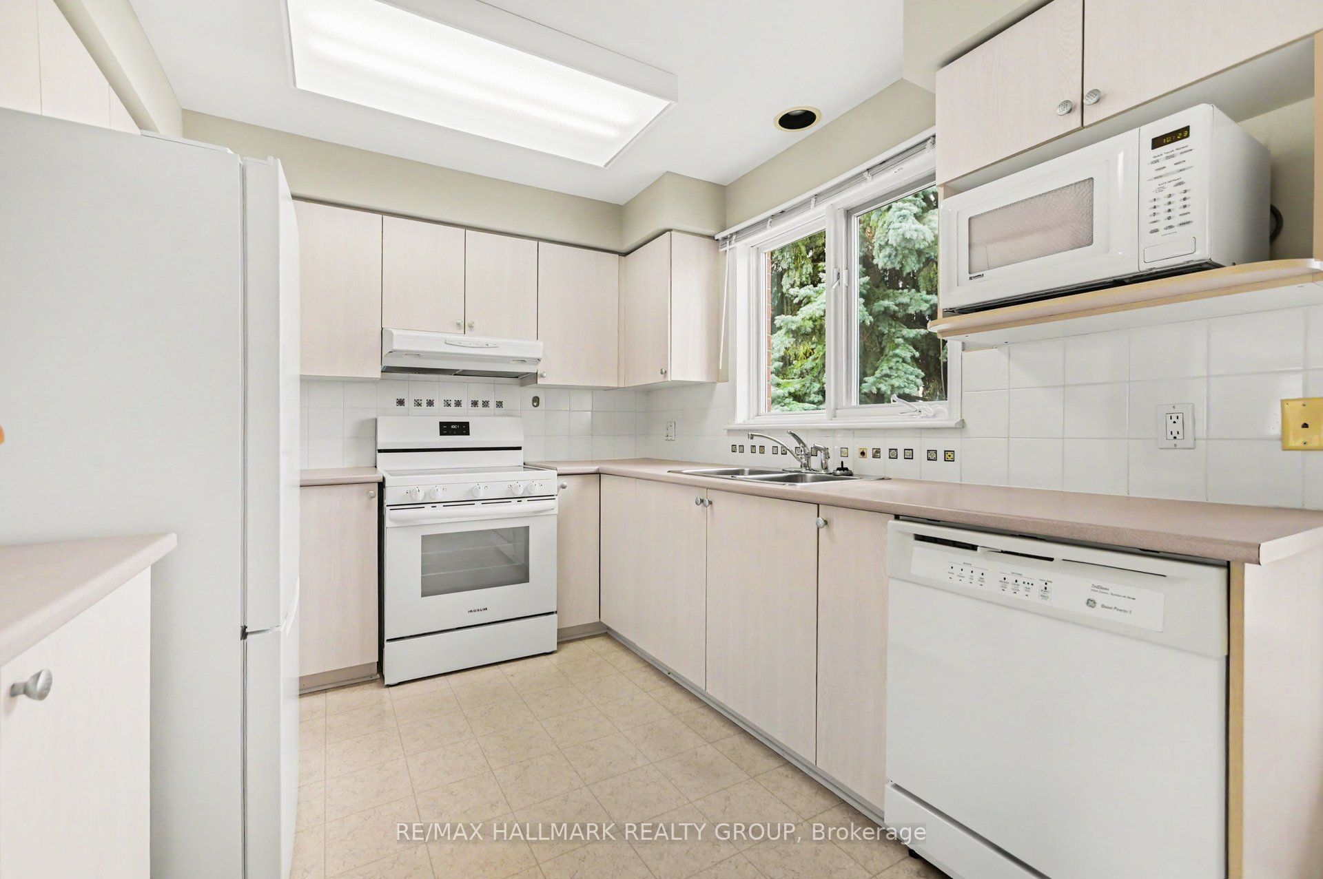 4429 Harper Avenue Property Photo 9