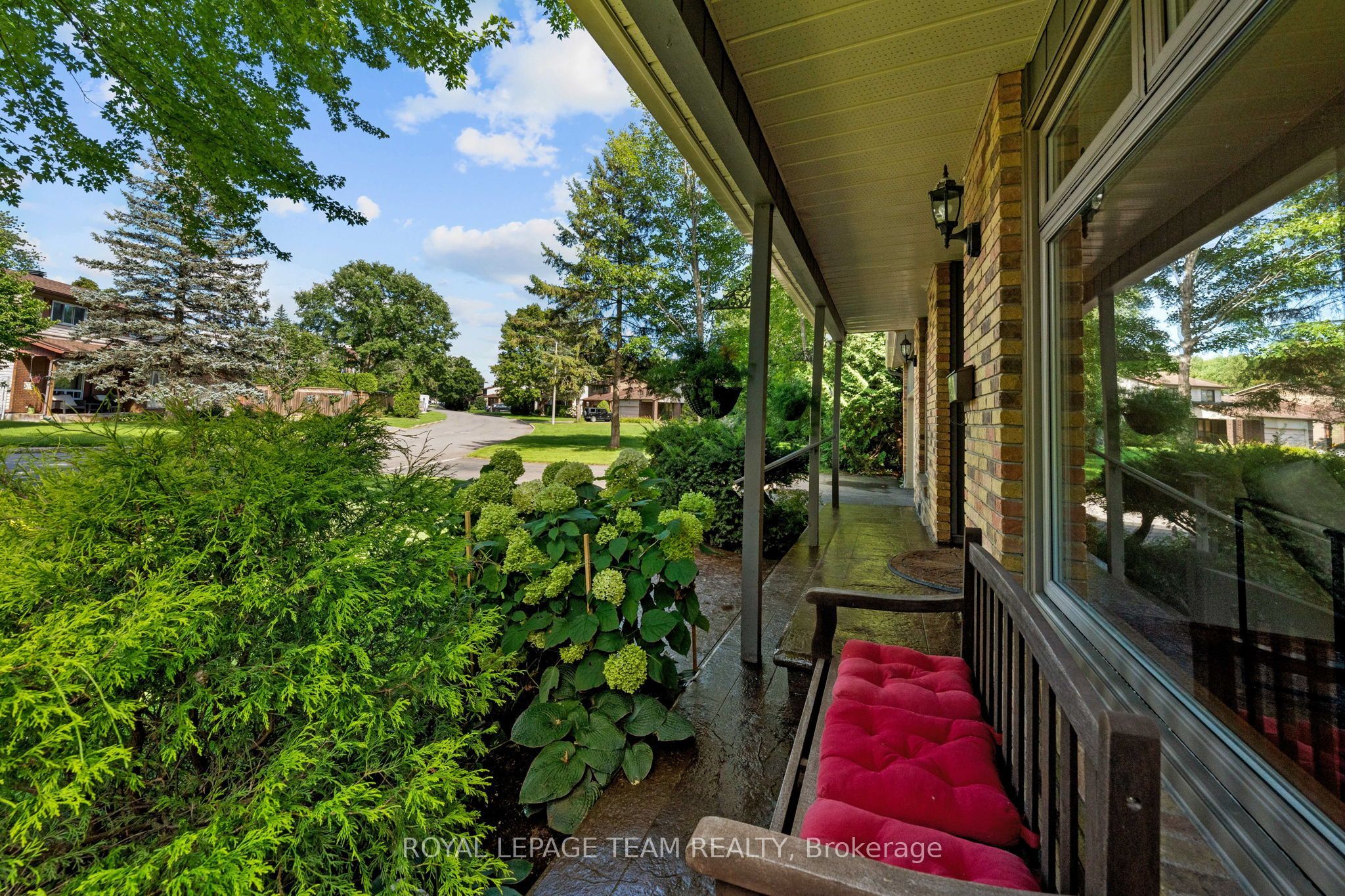 240 Hoylake Crescent Property Photo 33