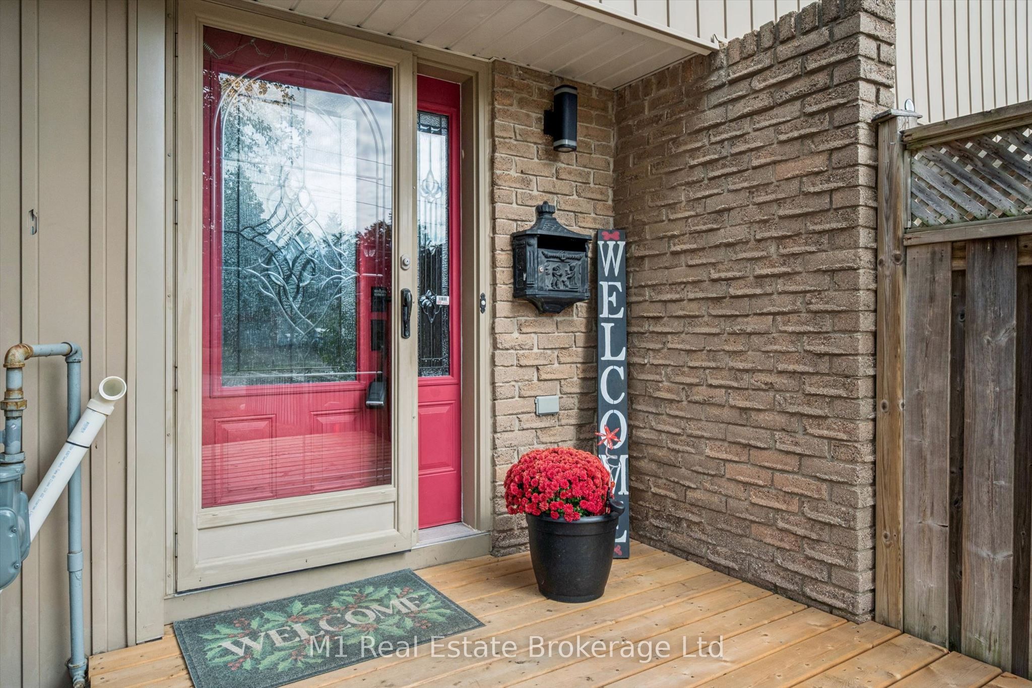 567 Willow Road Property Photo 6