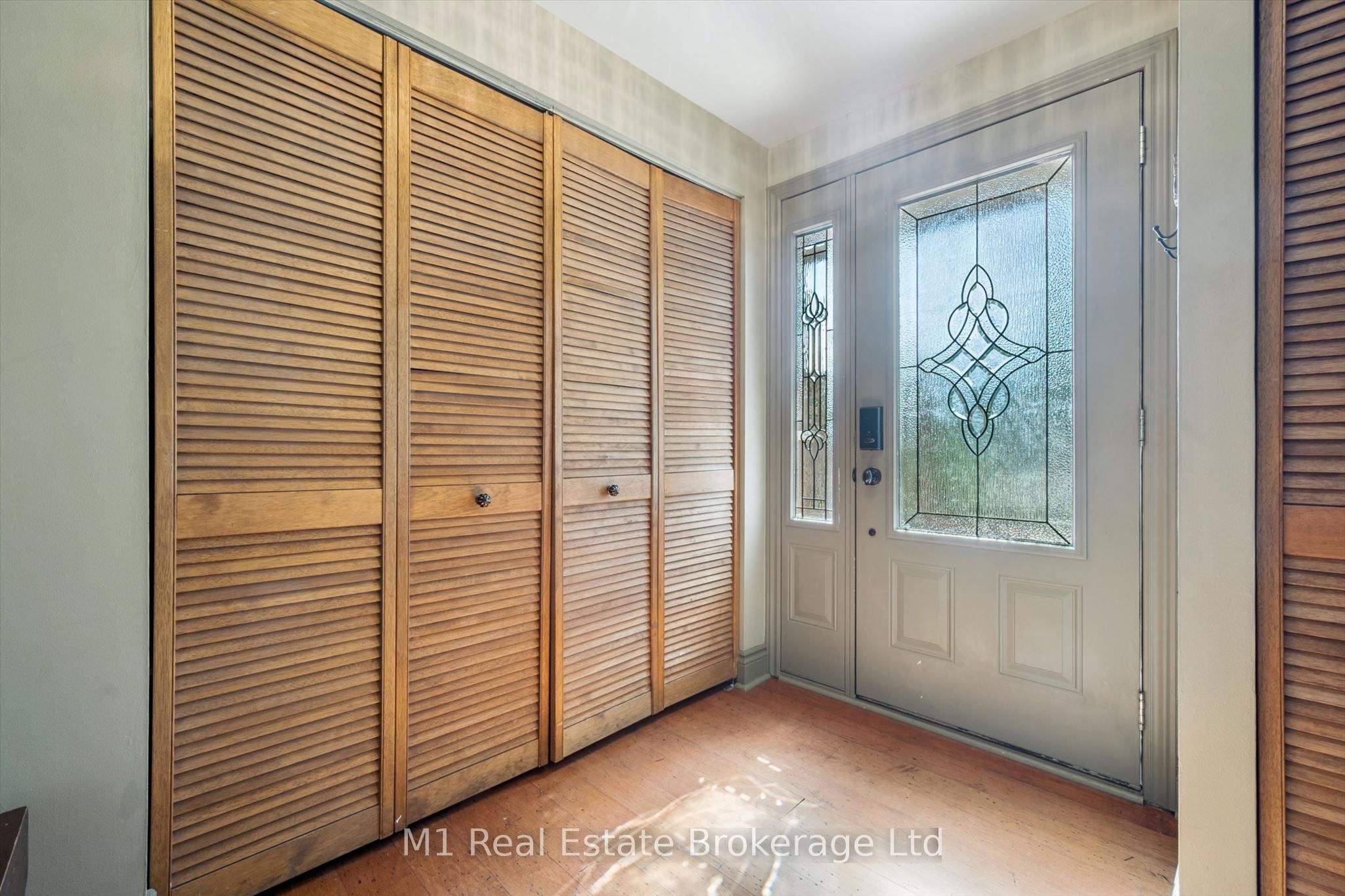 567 Willow Road Property Photo 7