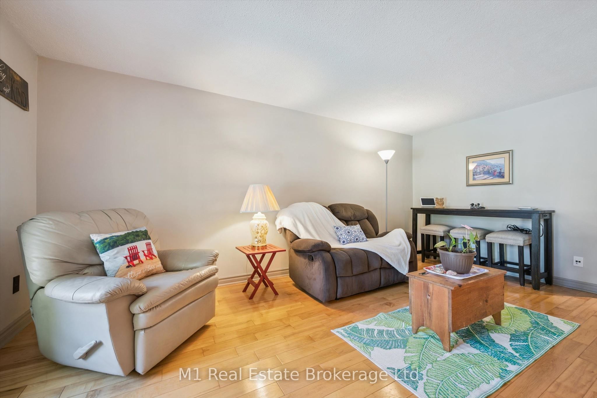 567 Willow Road Property Photo 12