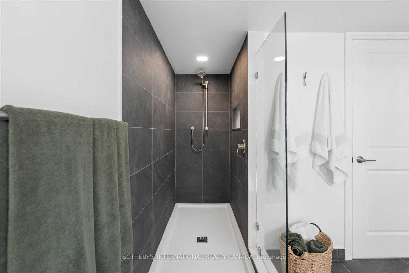 19 West St N Street 17 Property Photo 25