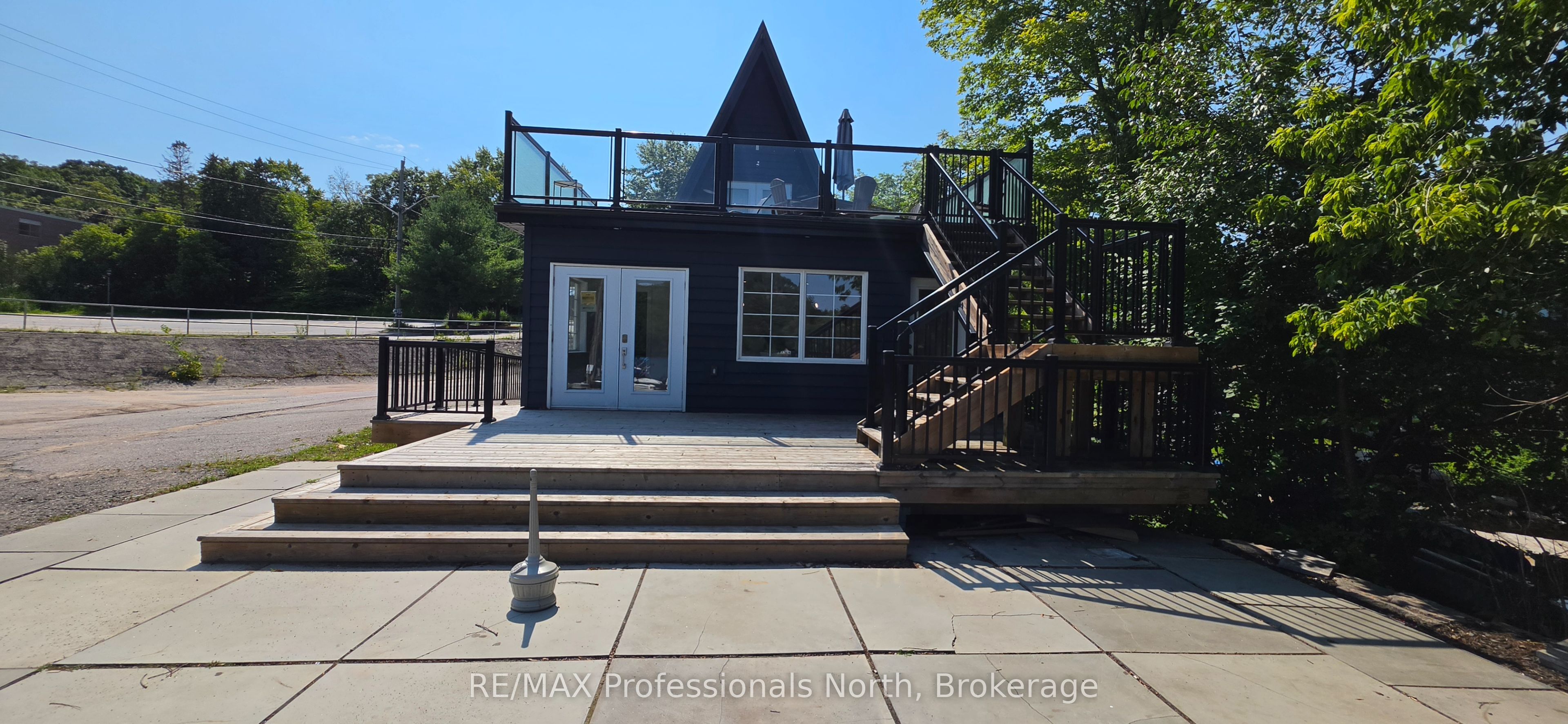 8 Park Drive Property Photo 3