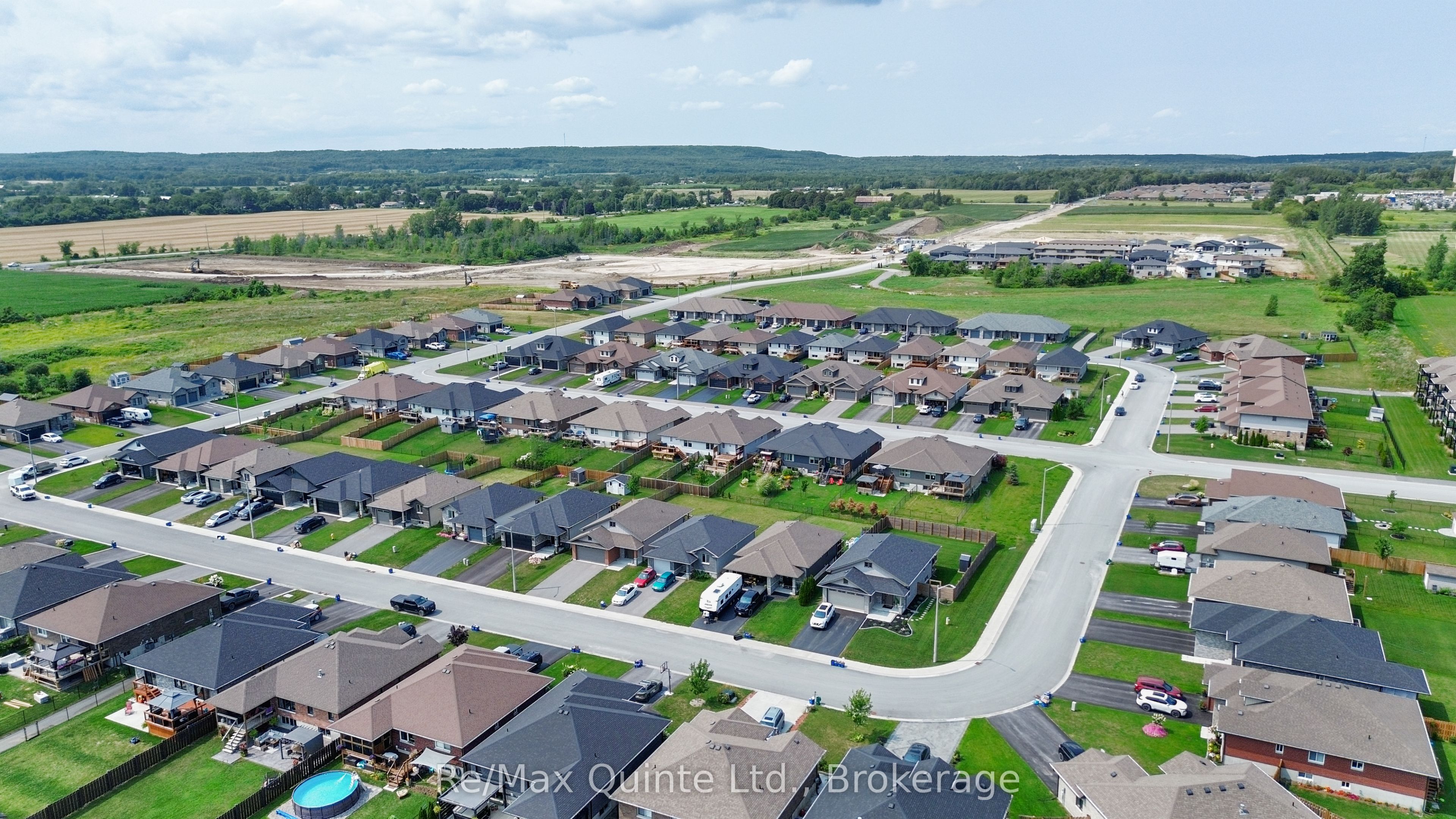 57 Hillside Meadow Drive Property Photo 8