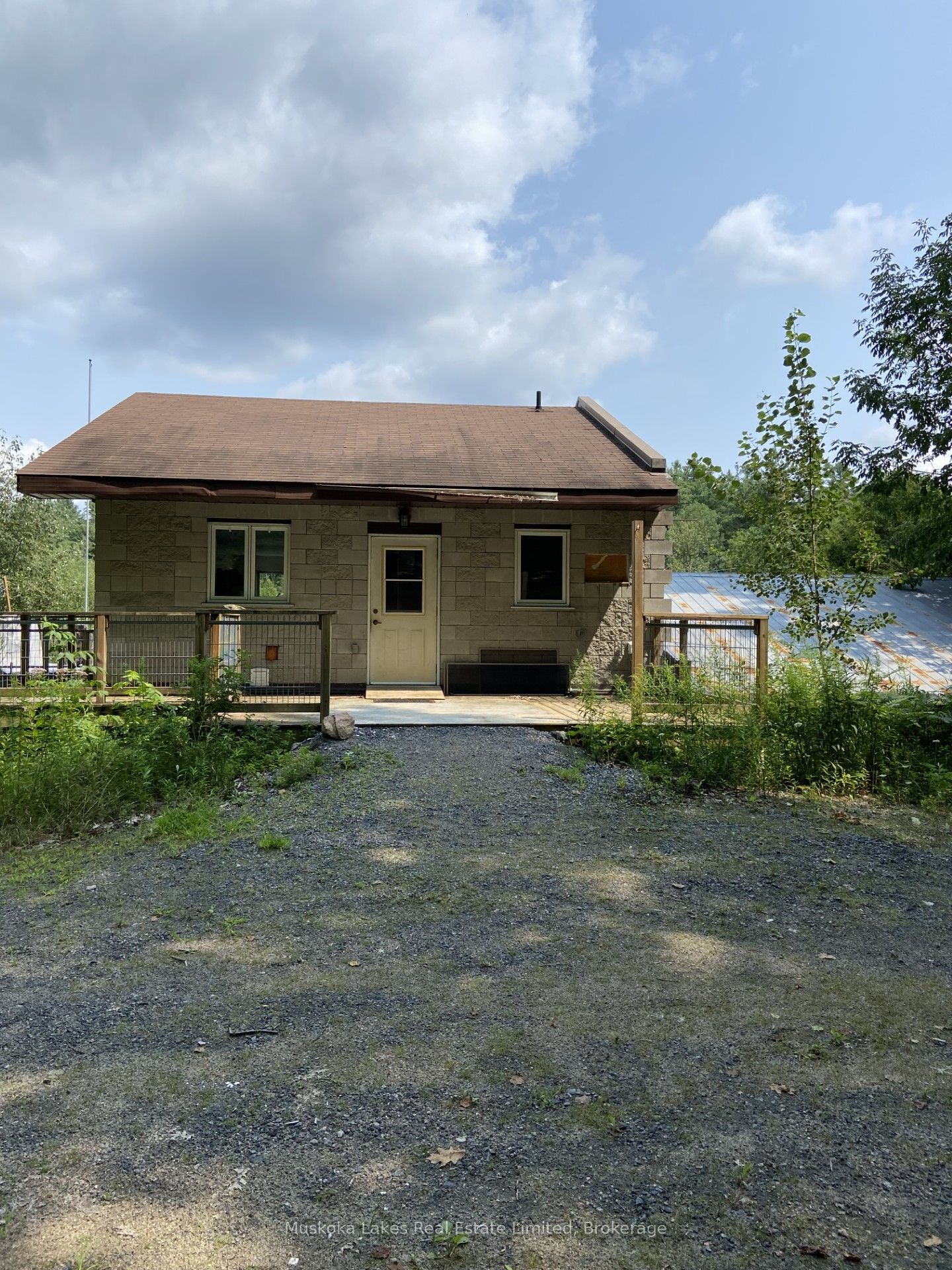 21 Ferndale Road Property Photo 2