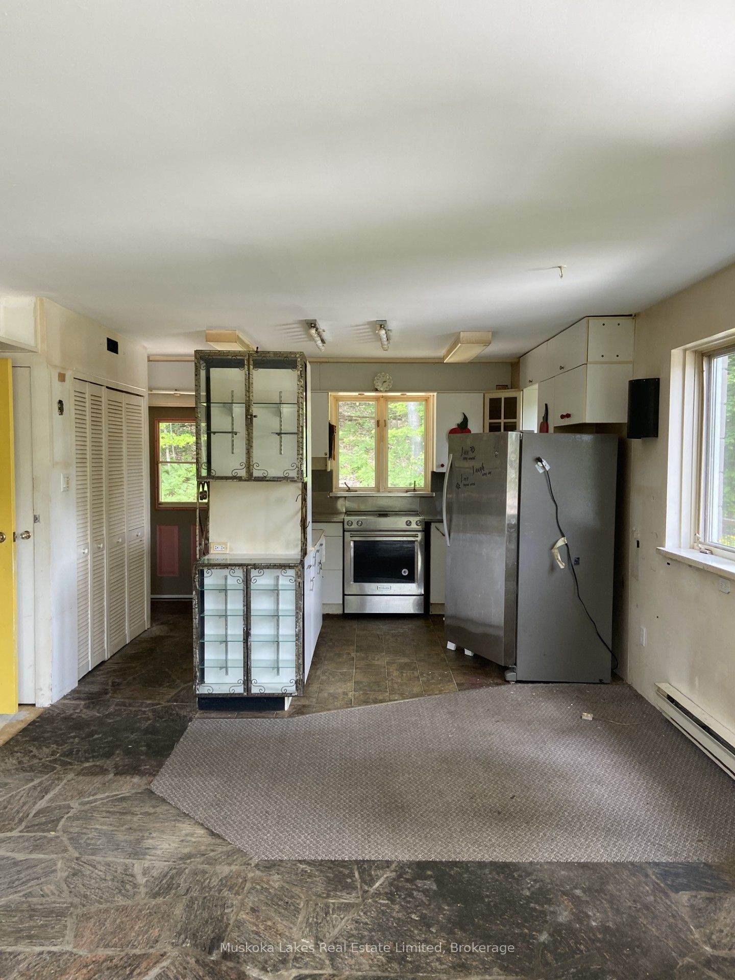 21 Ferndale Road Property Photo 6