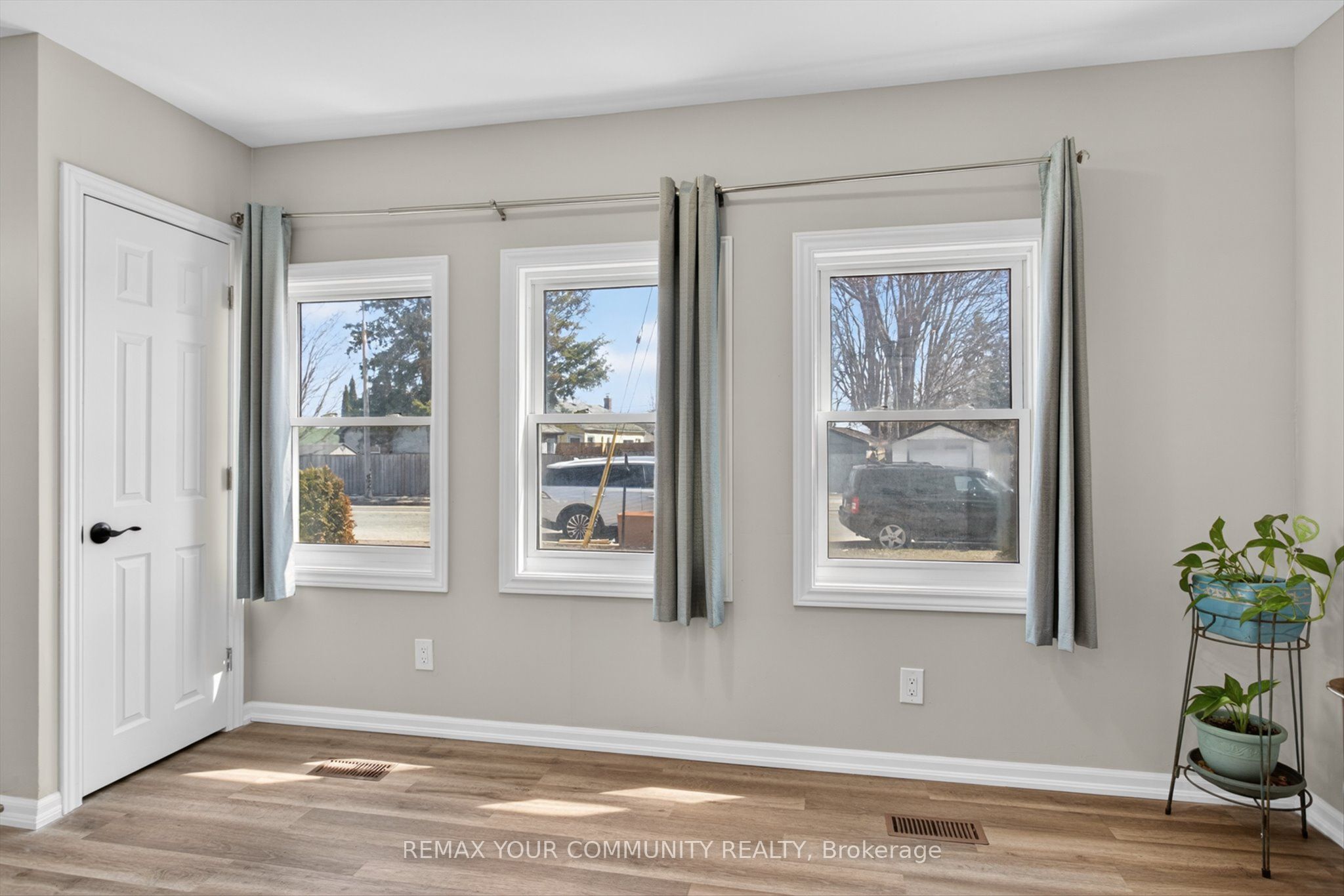 426 Wolsely Street Property Photo 4