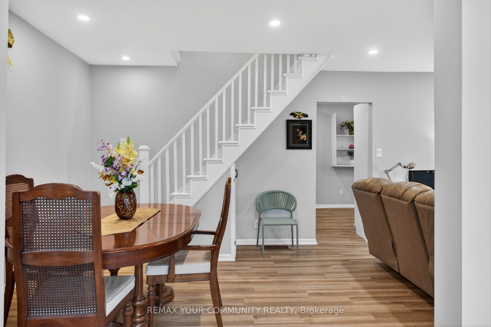 426 Wolsely Street Property Photo 6