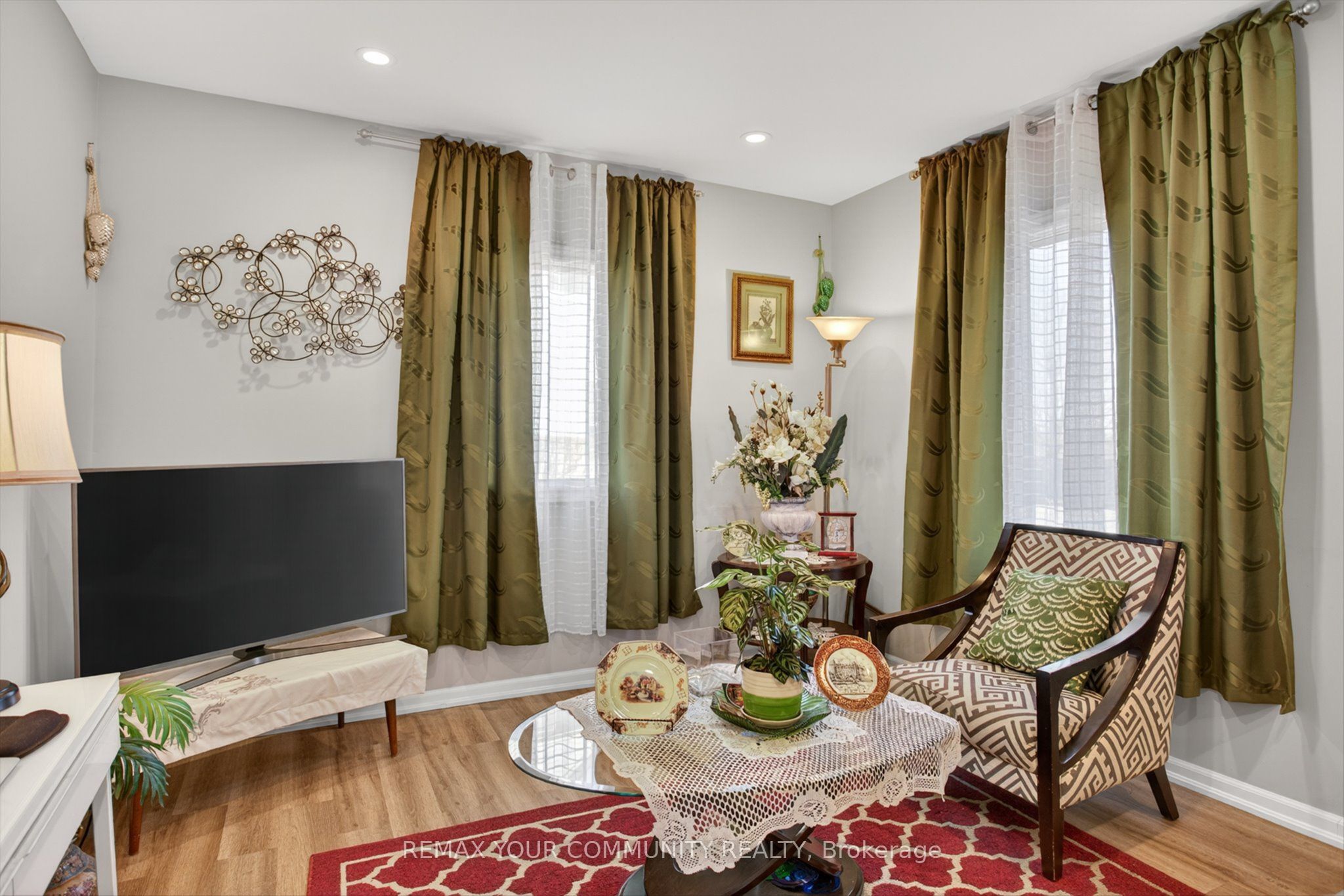 426 Wolsely Street Property Photo 8