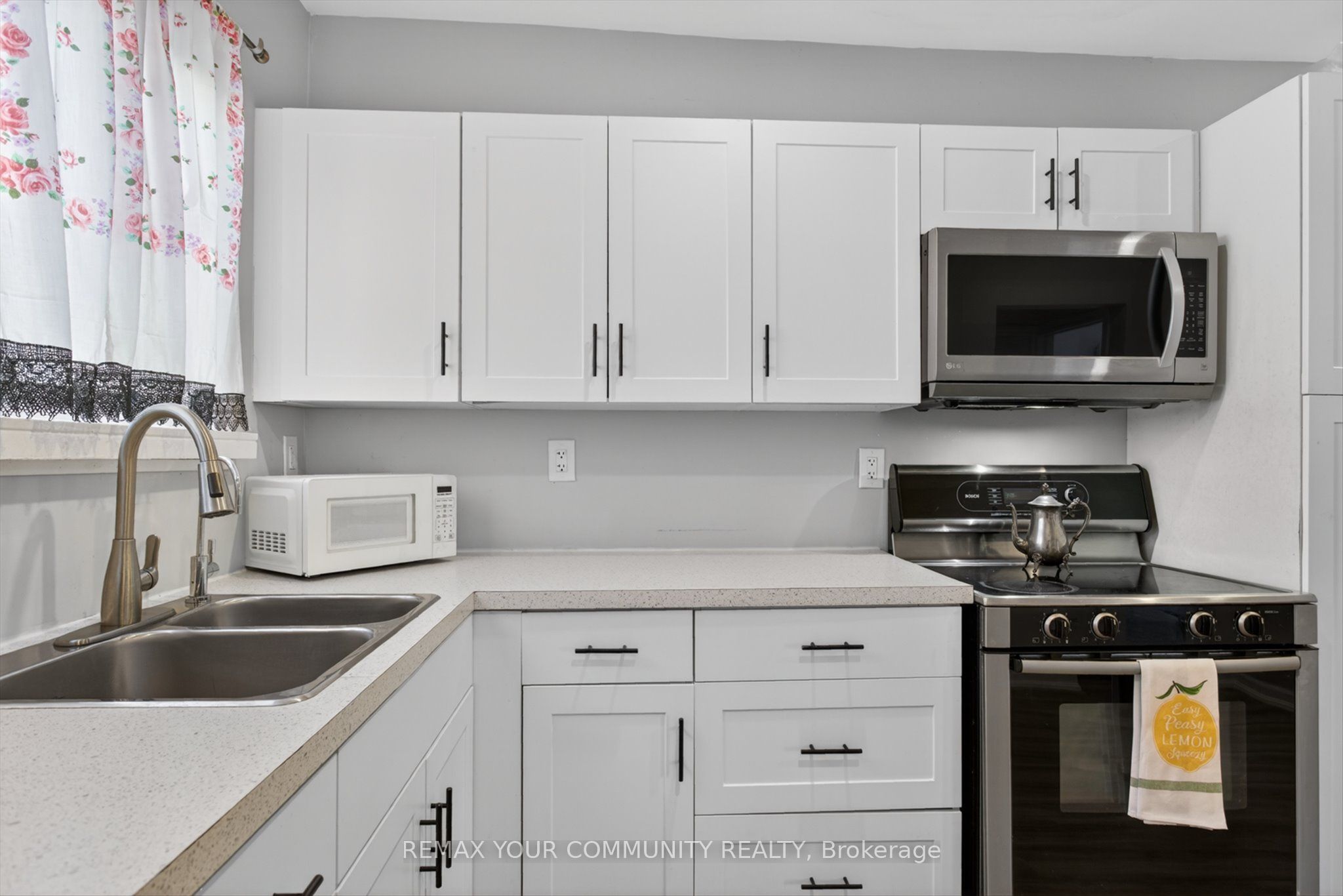 426 Wolsely Street Property Photo 11